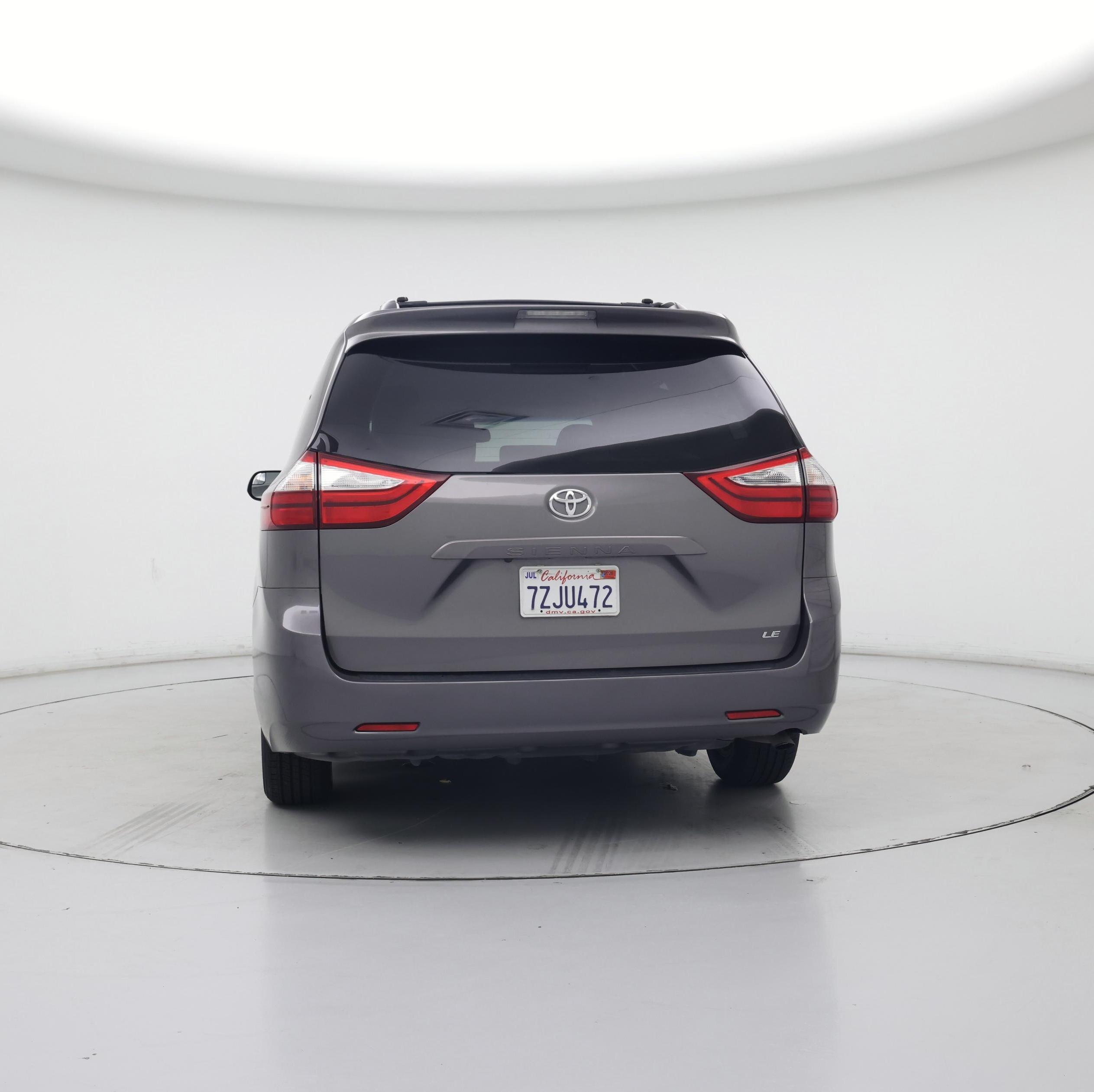 Thumbnail: 2017 Toyota Sienna - 6