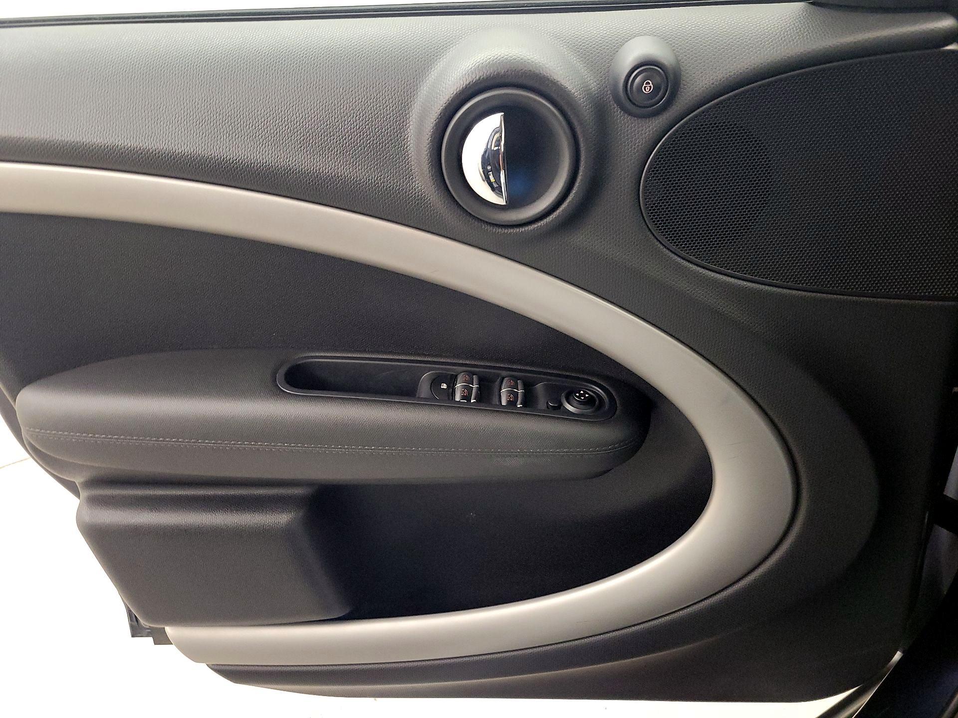 Thumbnail: 2016 MINI Cooper Countryman - 12