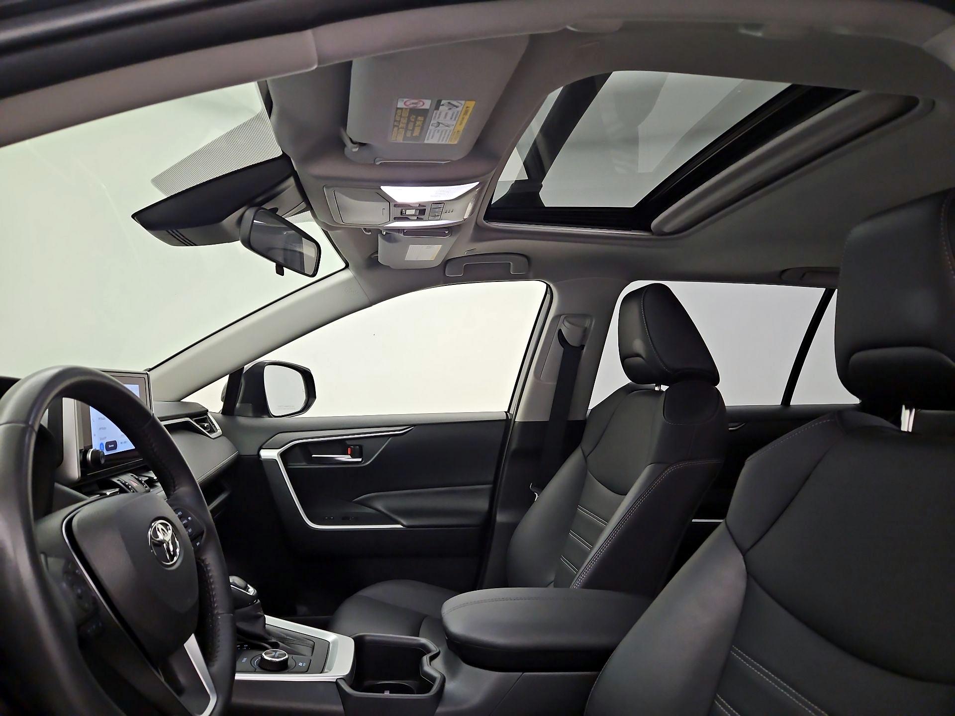 Thumbnail: 2024 Toyota RAV4 - 19
