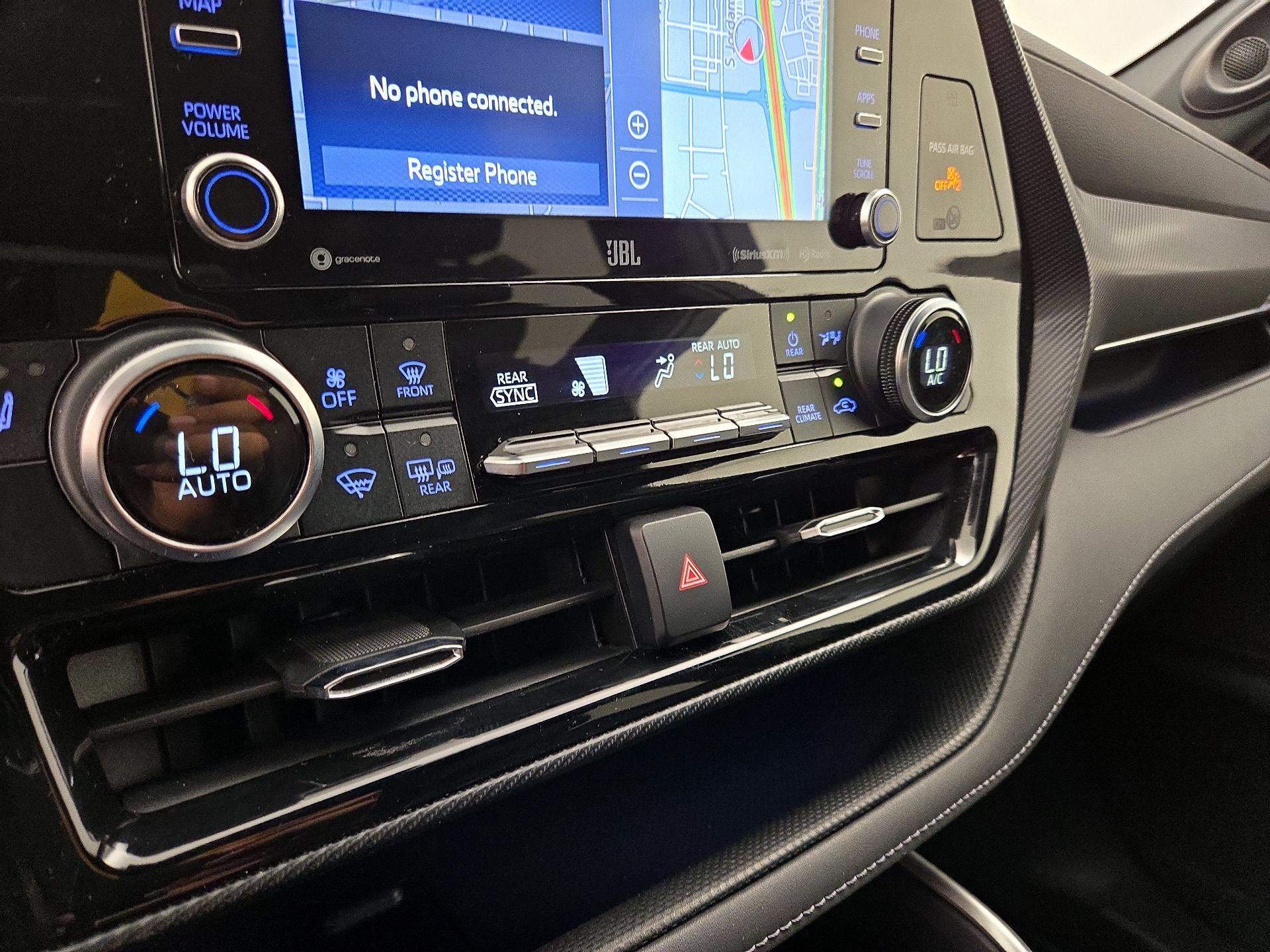 Thumbnail: 2021 Toyota Highlander - 17