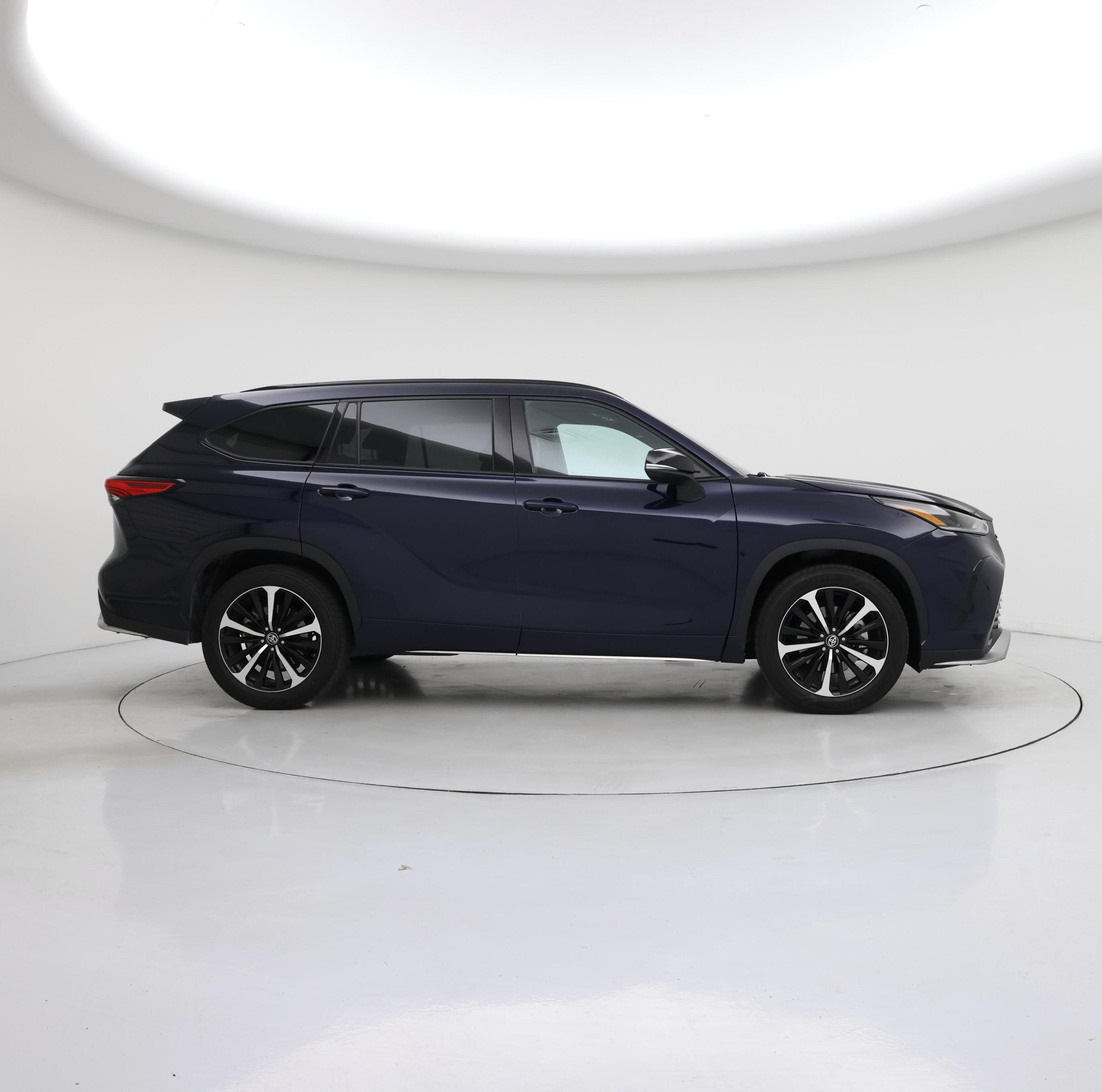 Thumbnail: 2021 Toyota Highlander - 7