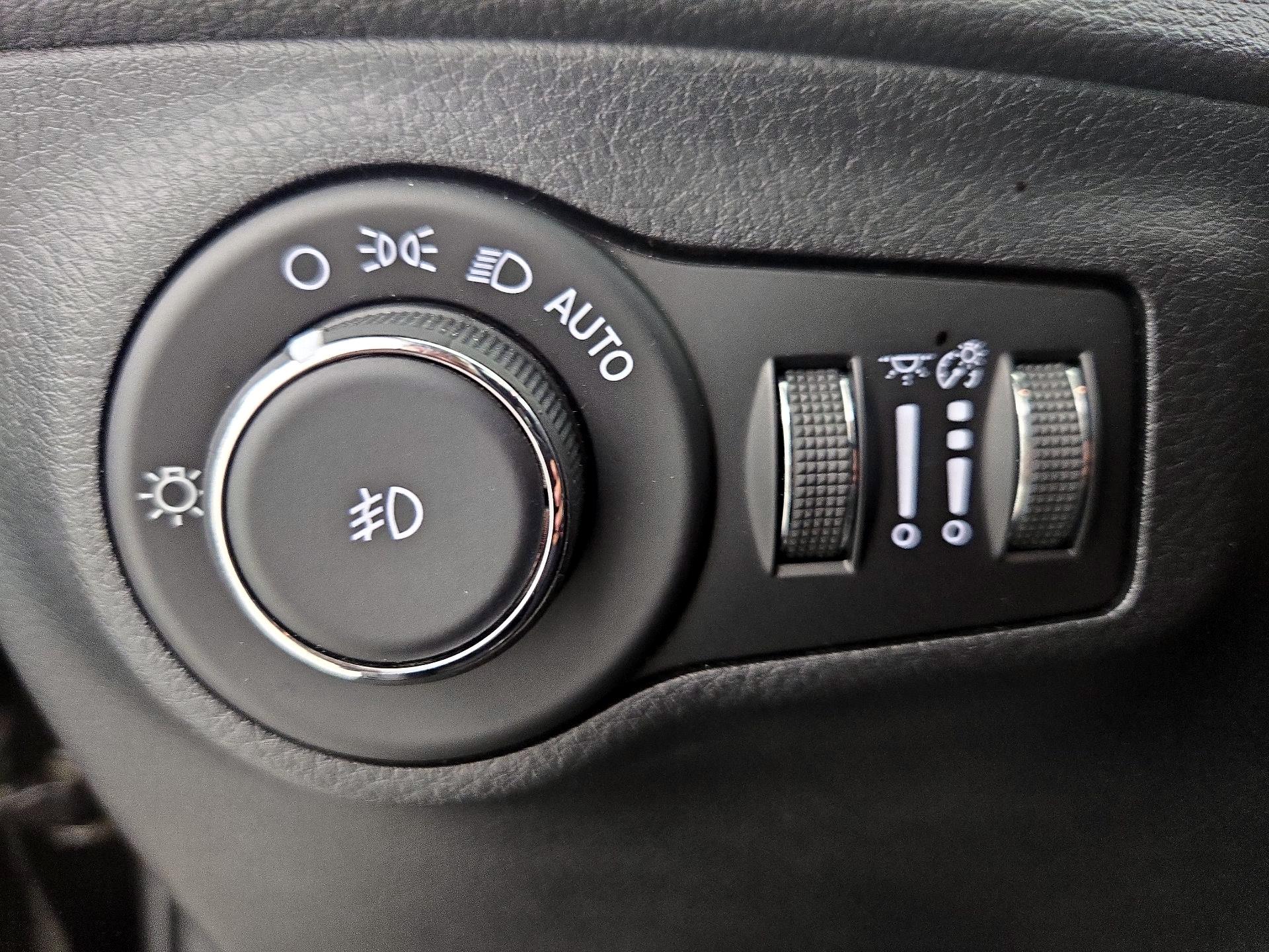 Thumbnail: 2018 Jeep Compass - 13