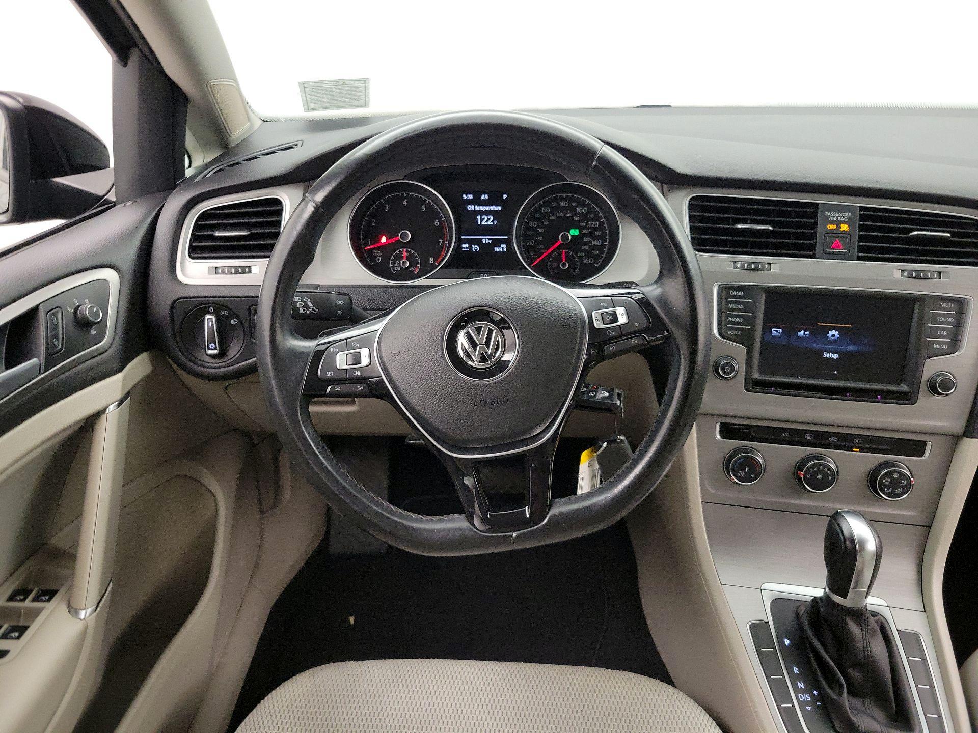 Thumbnail: 2016 Volkswagen Golf - 10