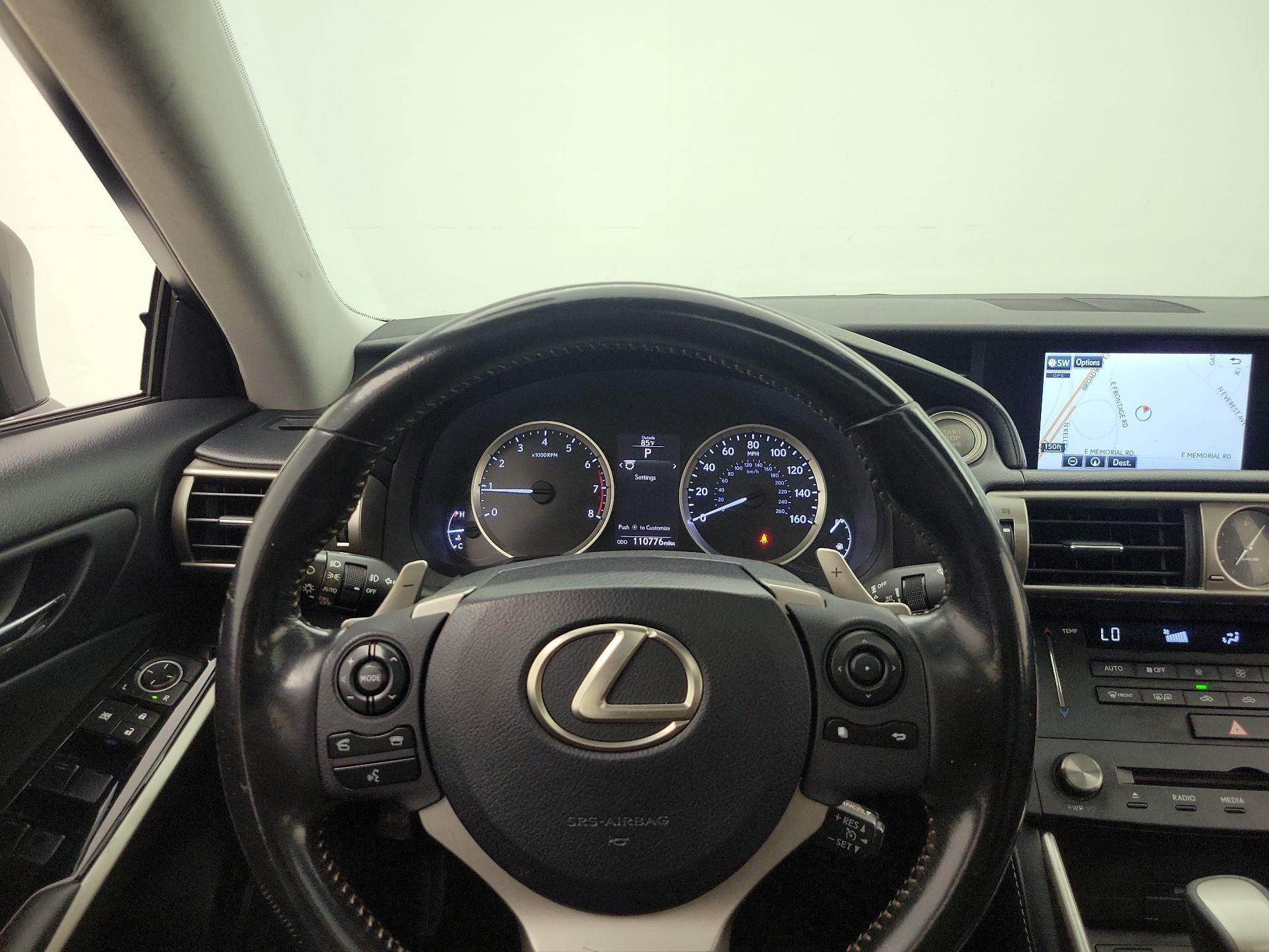 Thumbnail: 2016 Lexus IS - 10