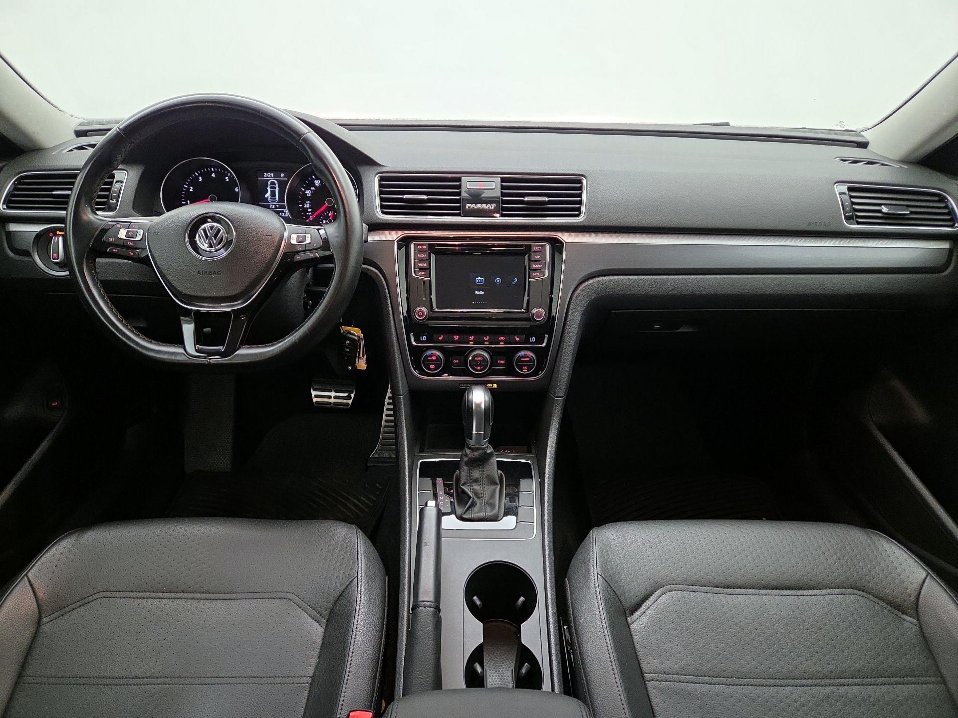 Thumbnail: 2018 Volkswagen Passat - 9