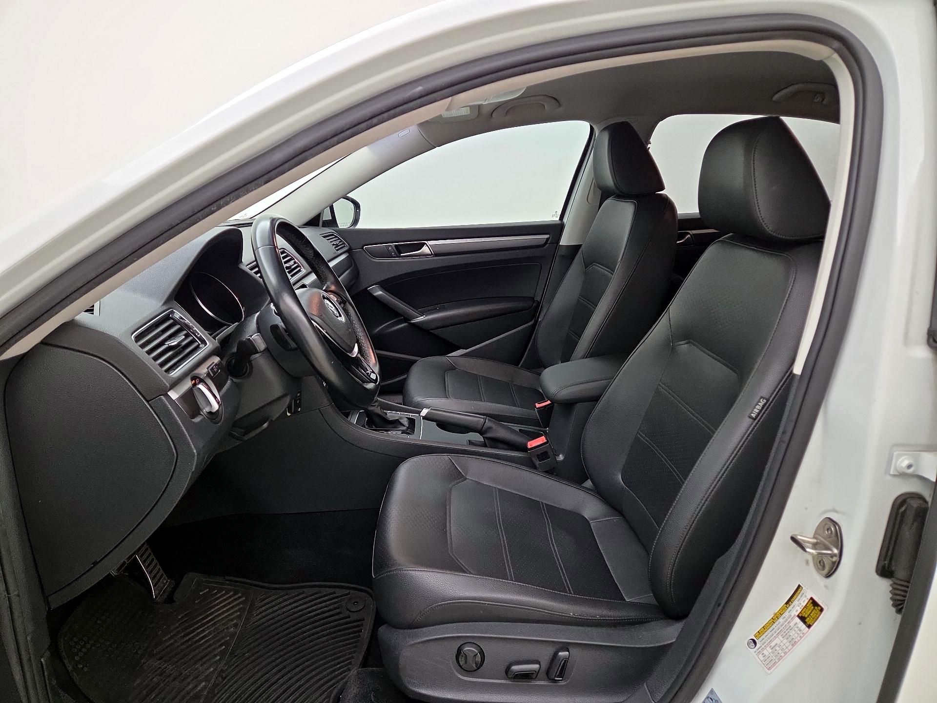 Thumbnail: 2018 Volkswagen Passat - 11