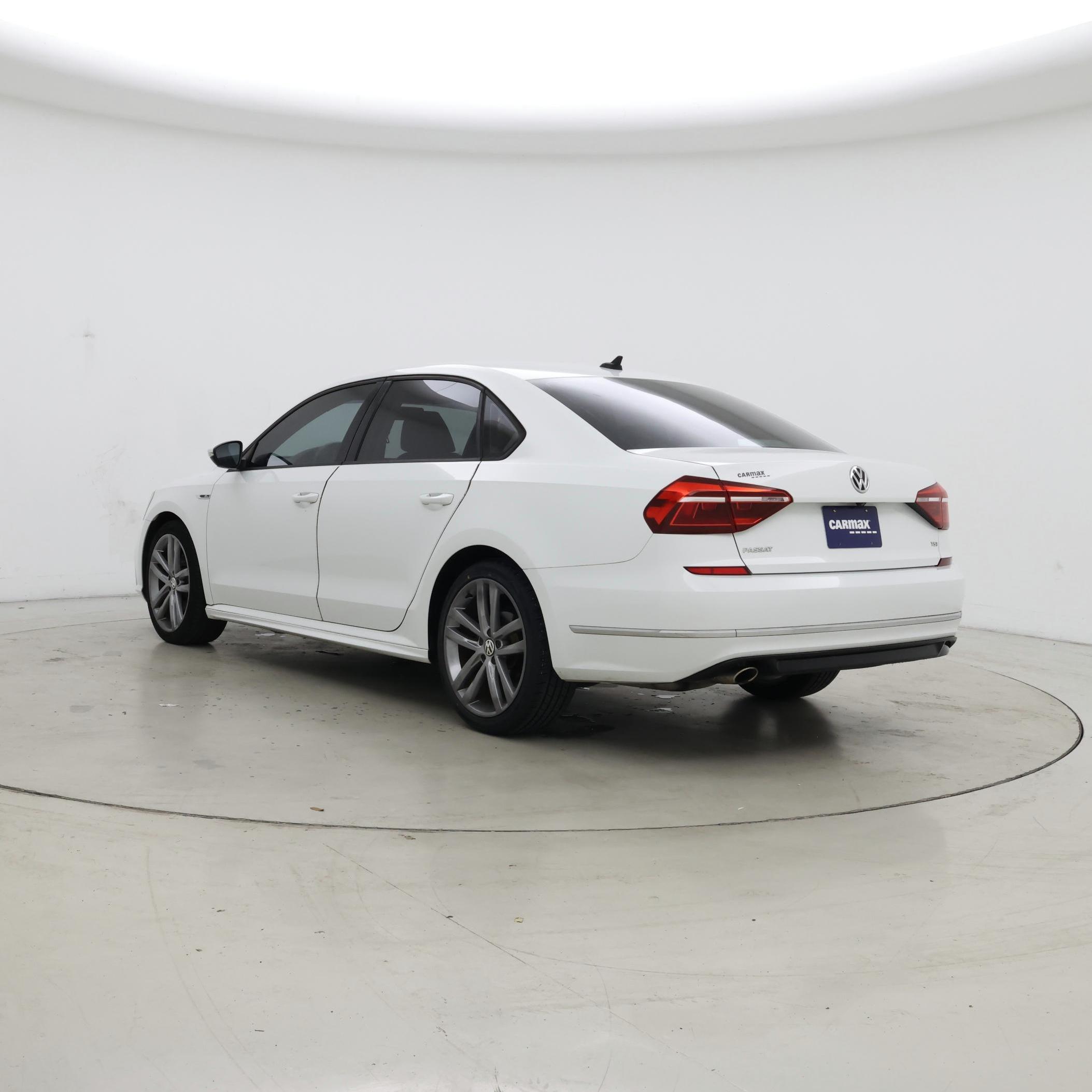 Thumbnail: 2018 Volkswagen Passat - 2
