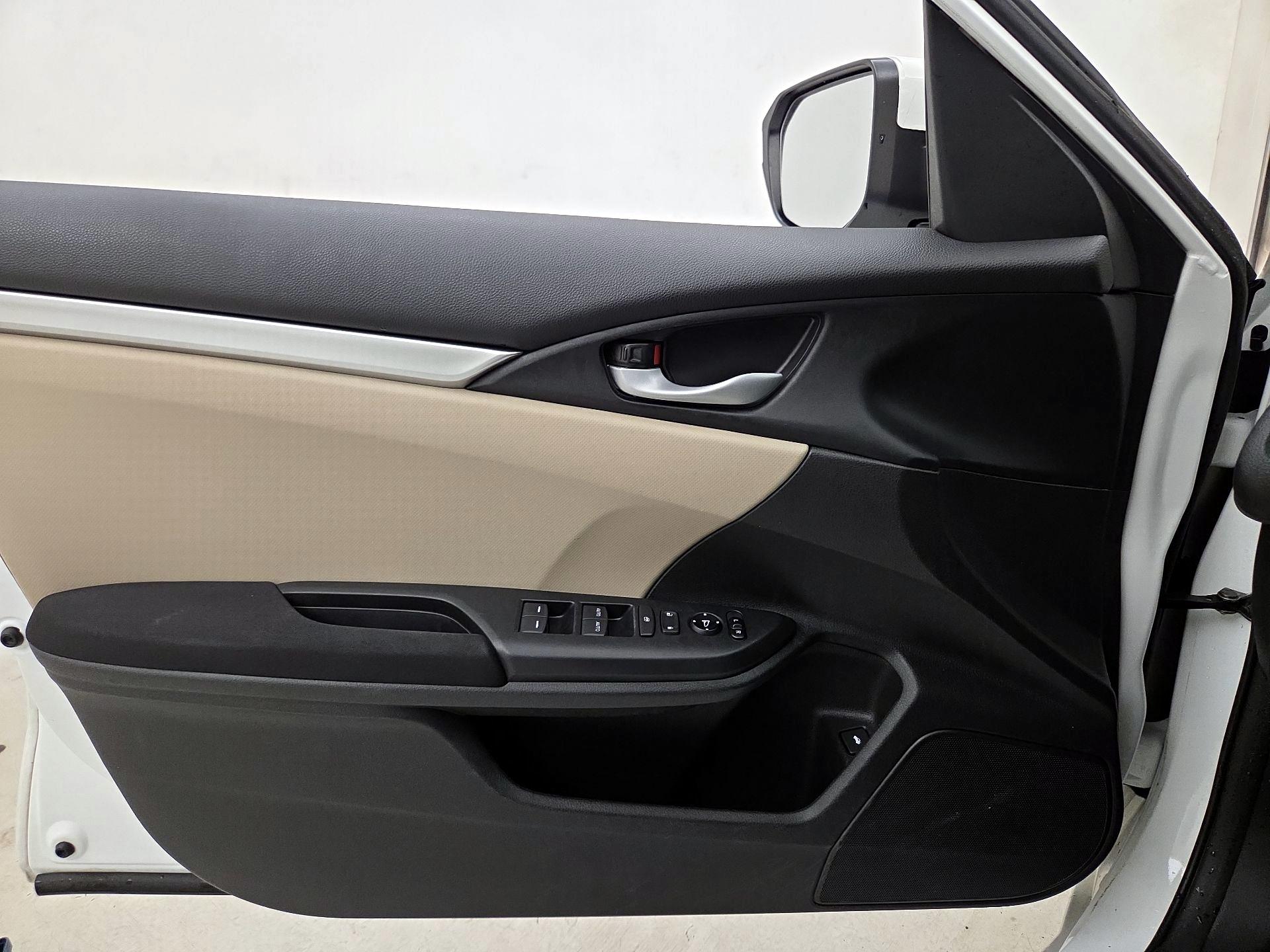 Thumbnail: 2017 Honda Civic - 10