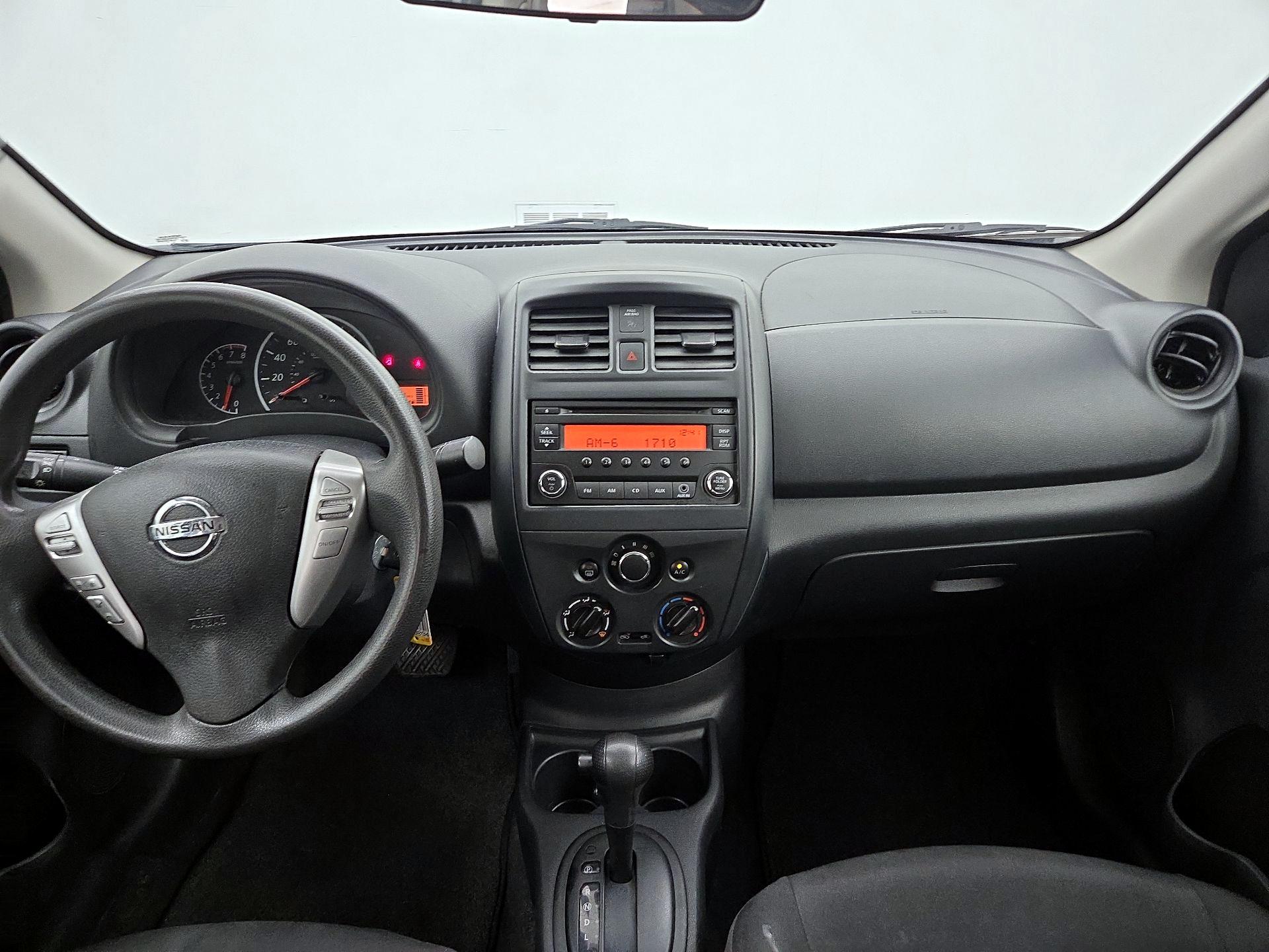 Thumbnail: 2016 Nissan Versa - 9