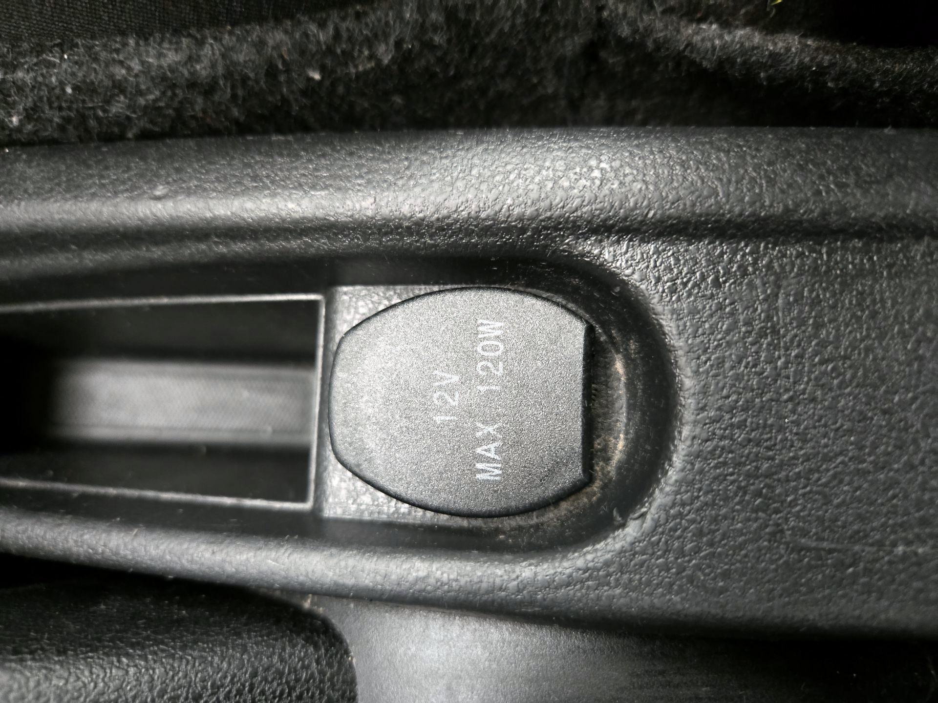 Thumbnail: 2016 Nissan Versa - 17