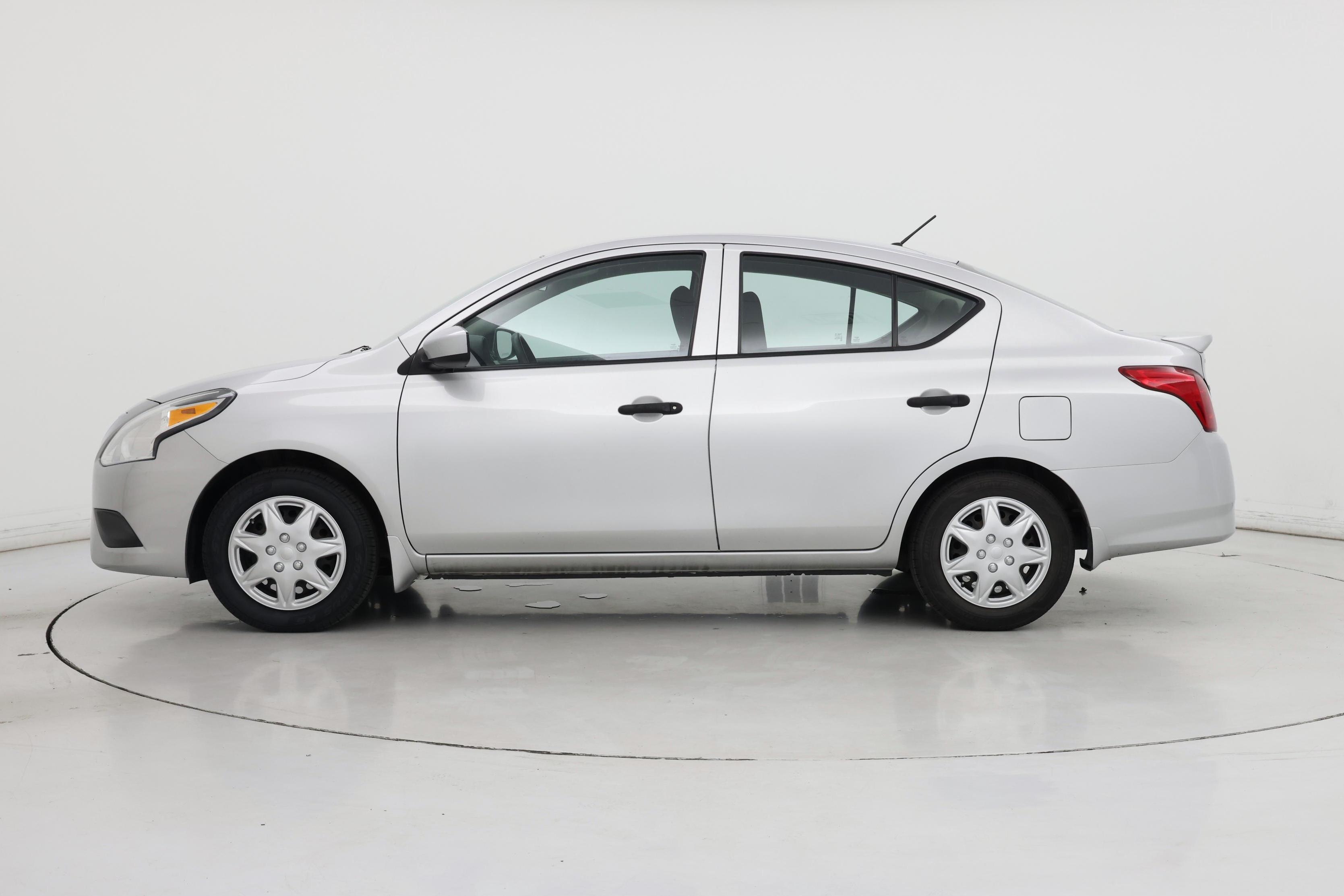 Thumbnail: 2016 Nissan Versa - 3