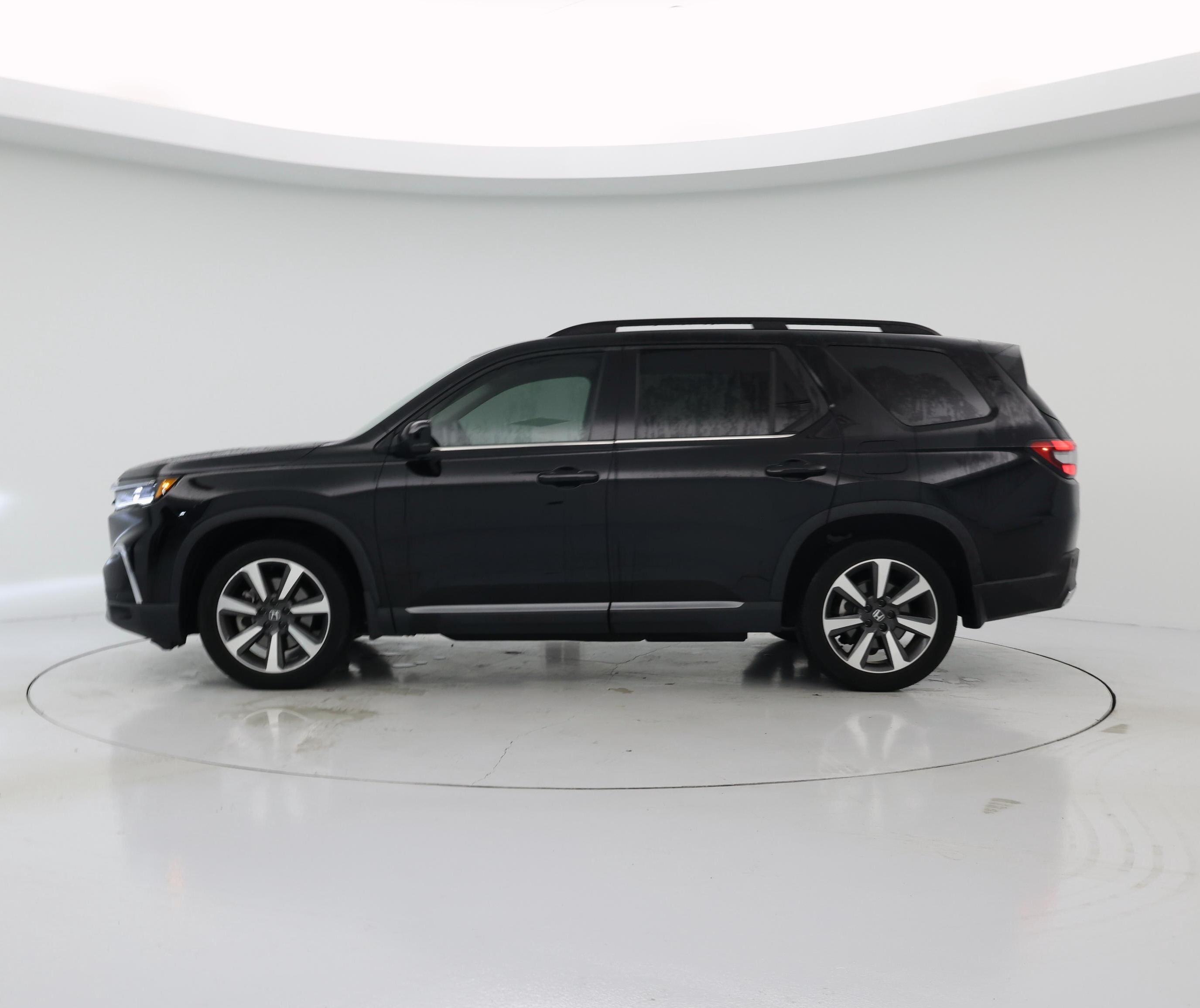Thumbnail: 2023 Honda Pilot - 3