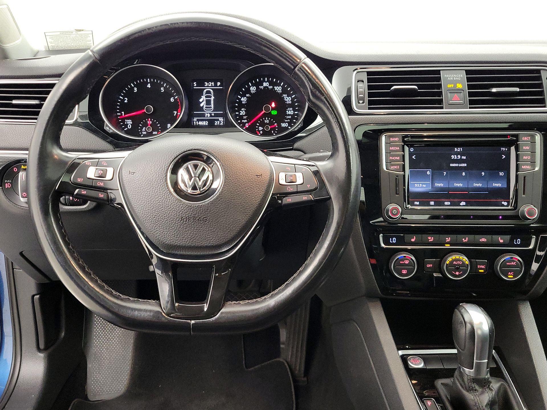 Thumbnail: 2017 Volkswagen Jetta - 10