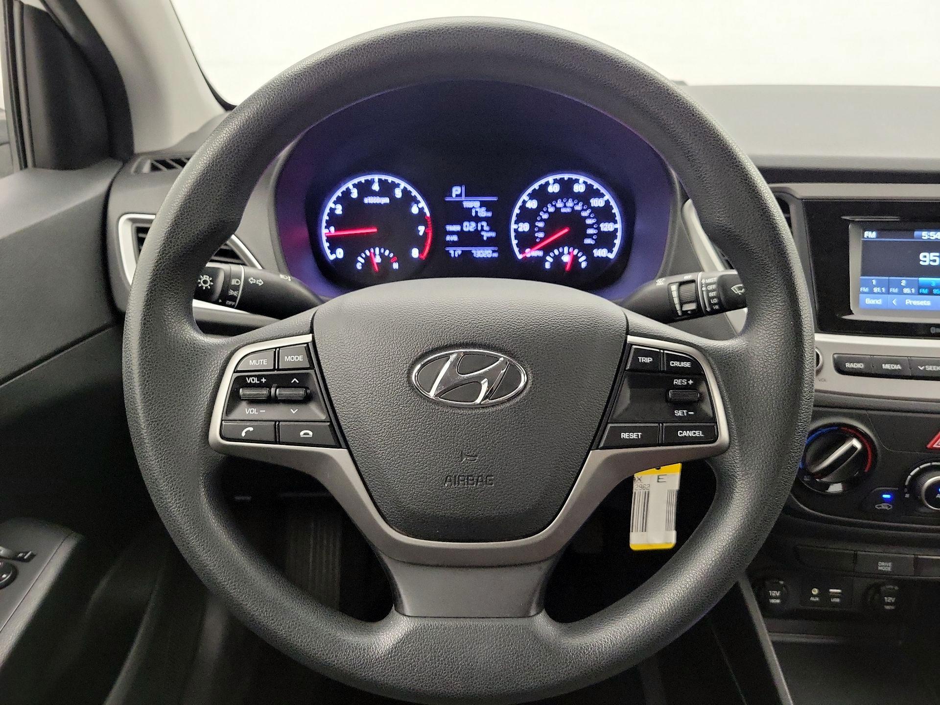 Thumbnail: 2021 Hyundai Accent - 10