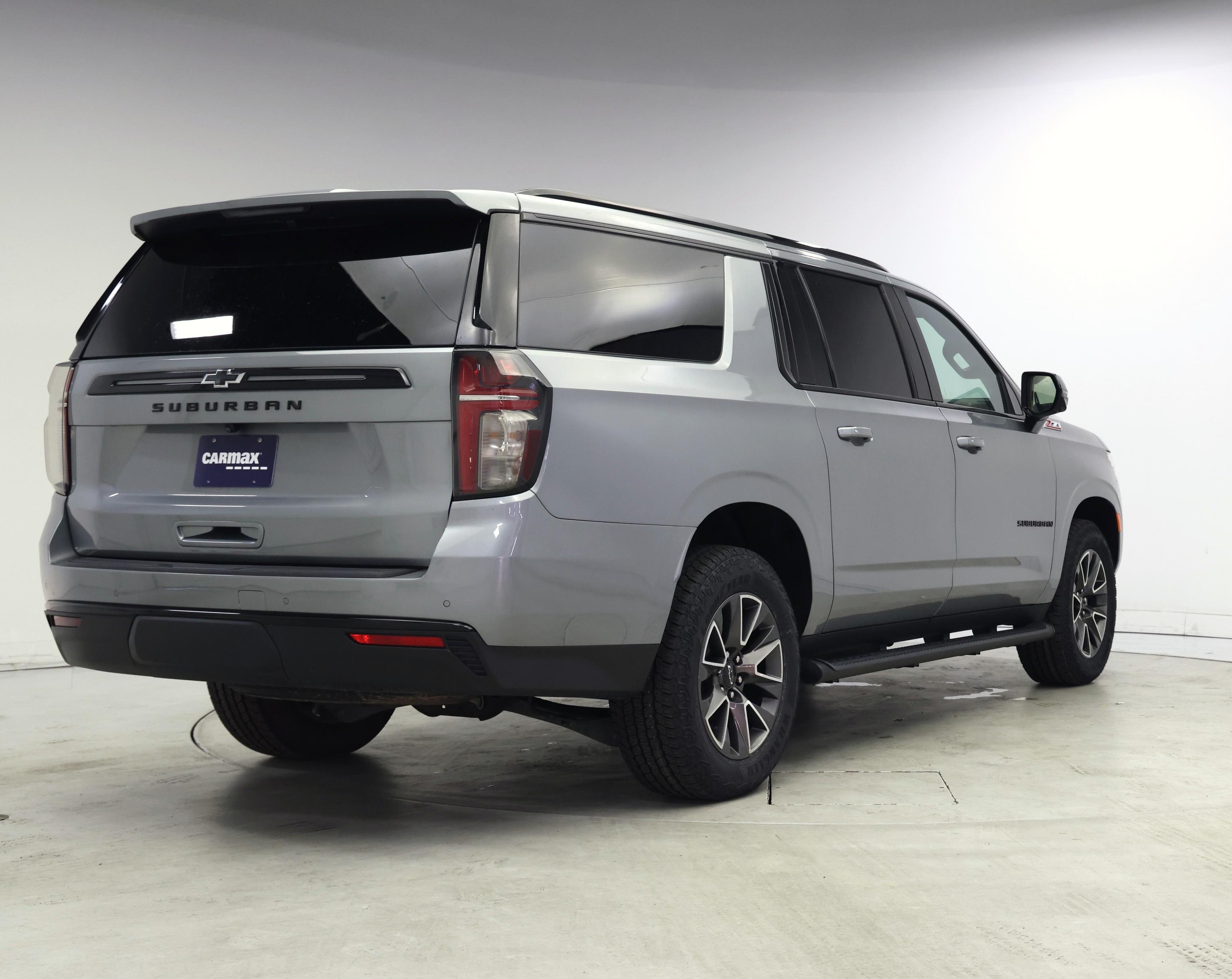 Thumbnail: 2023 Chevrolet Suburban - 8