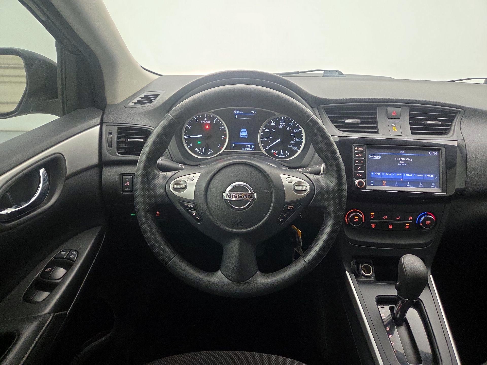 Thumbnail: 2019 Nissan Sentra - 10