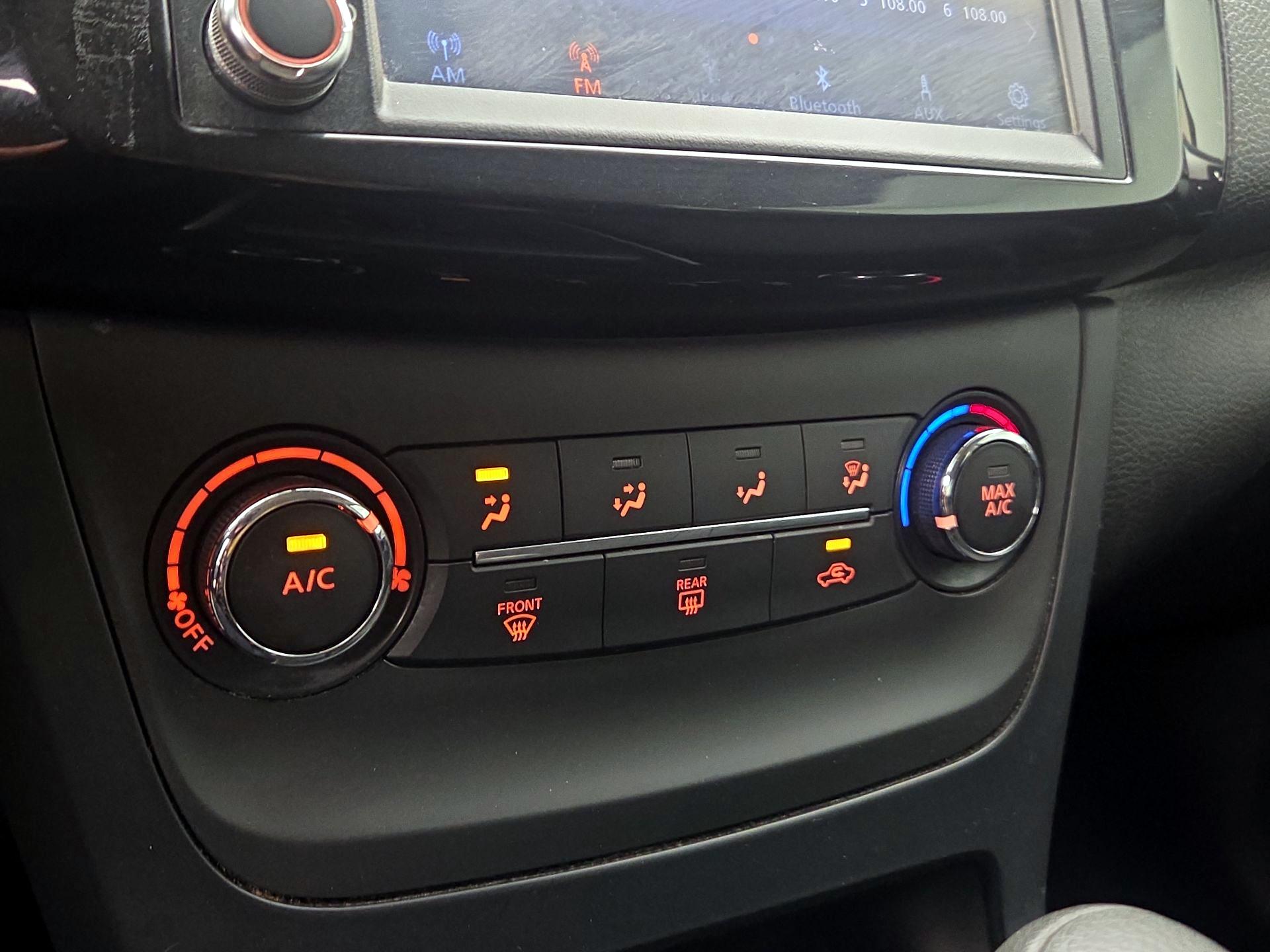 Thumbnail: 2019 Nissan Sentra - 16