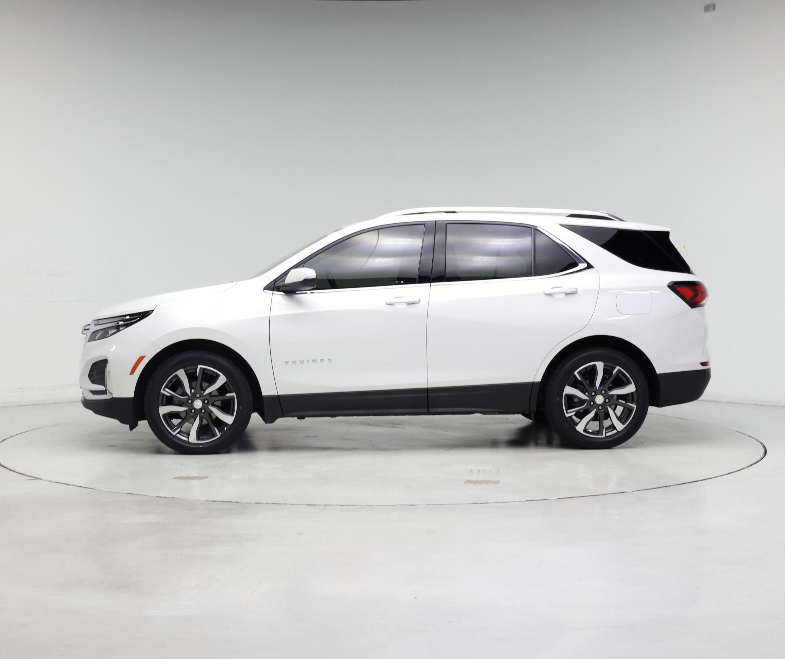 Thumbnail: 2022 Chevrolet Equinox - 3