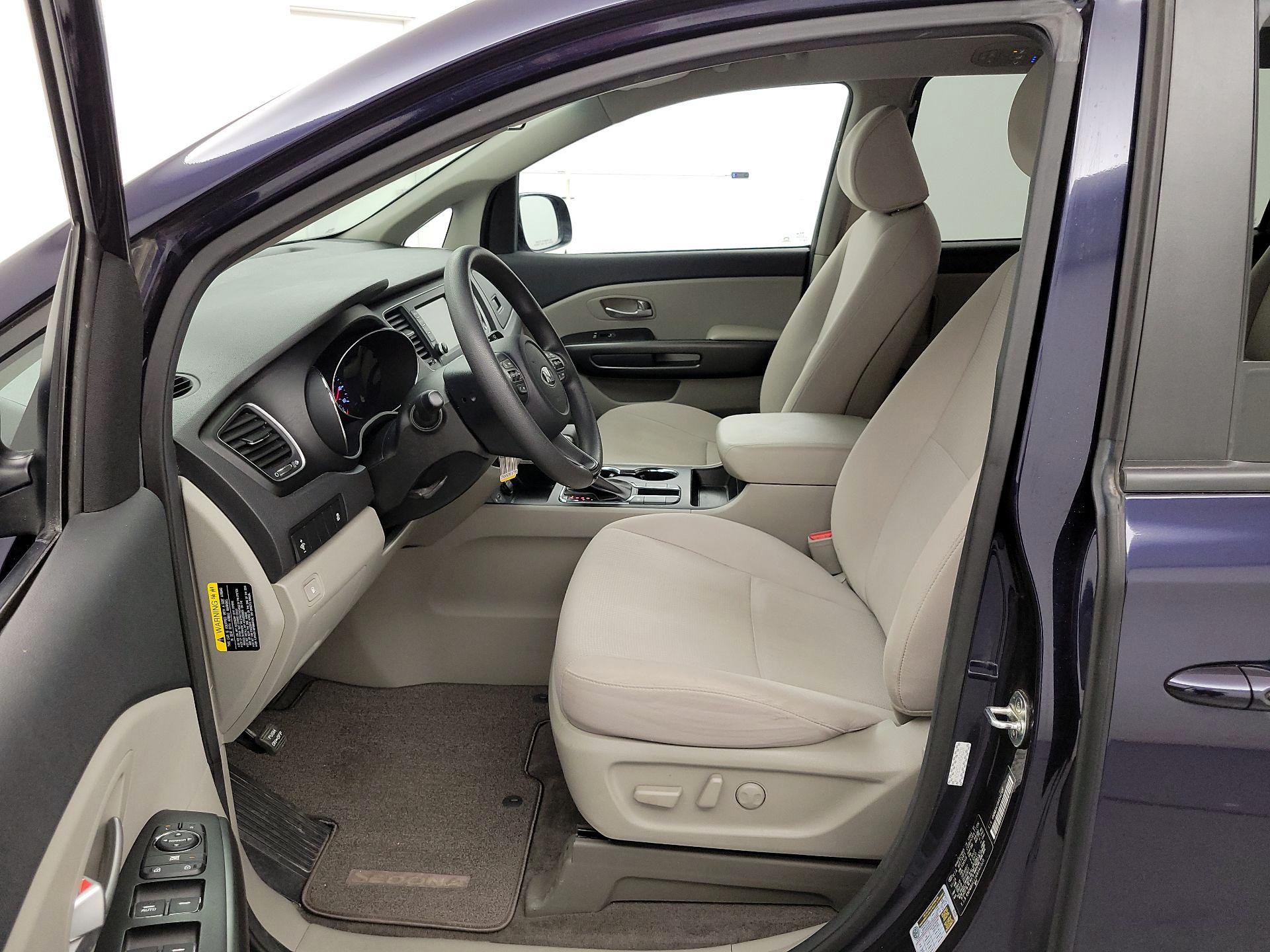 Thumbnail: 2019 Kia Sedona - 11