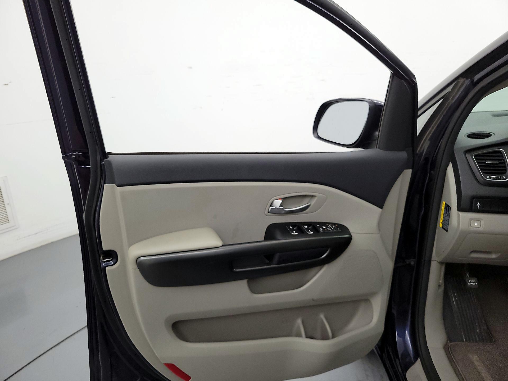 Thumbnail: 2019 Kia Sedona - 12