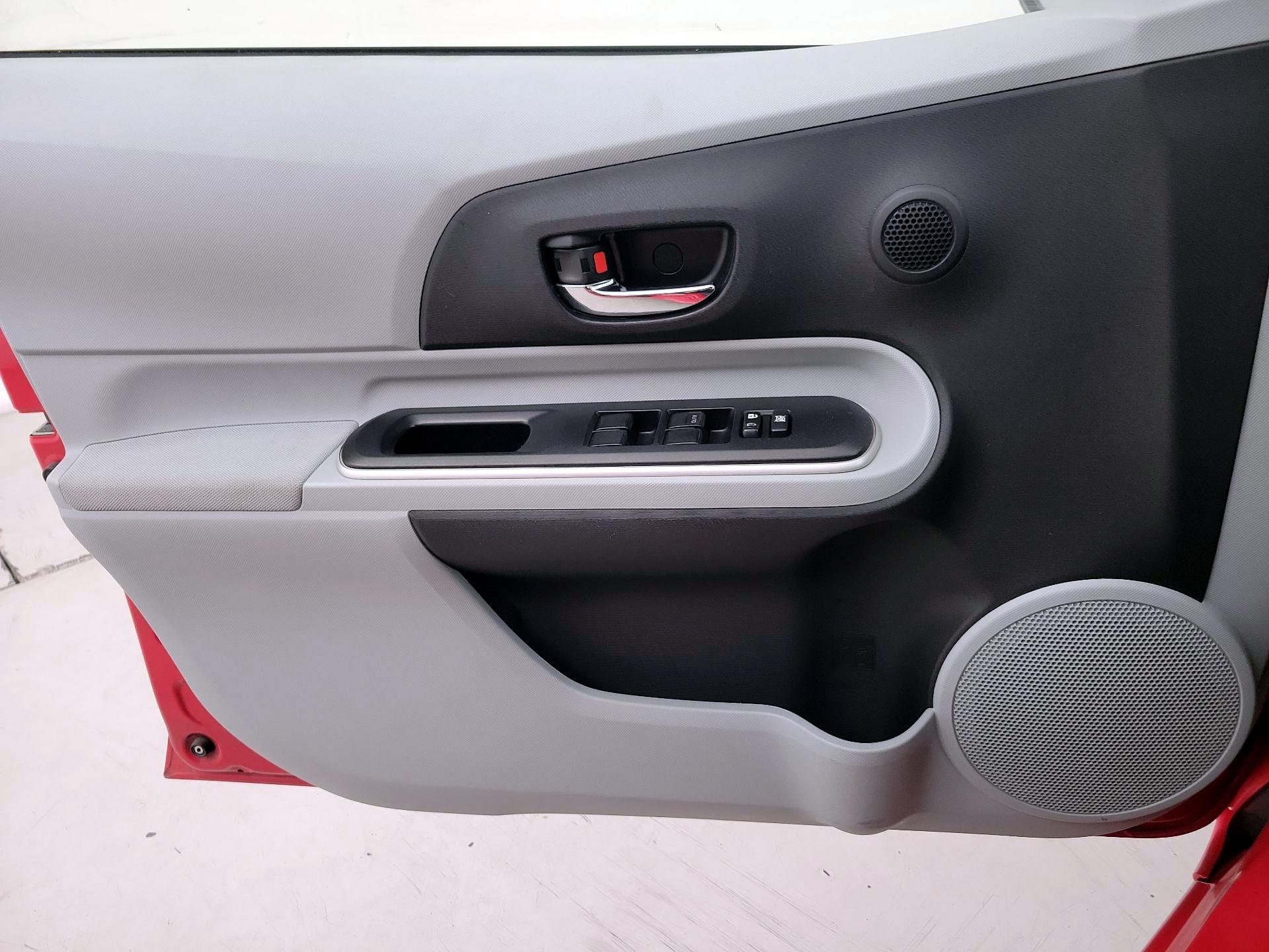 Thumbnail: 2014 Toyota Prius c - 12
