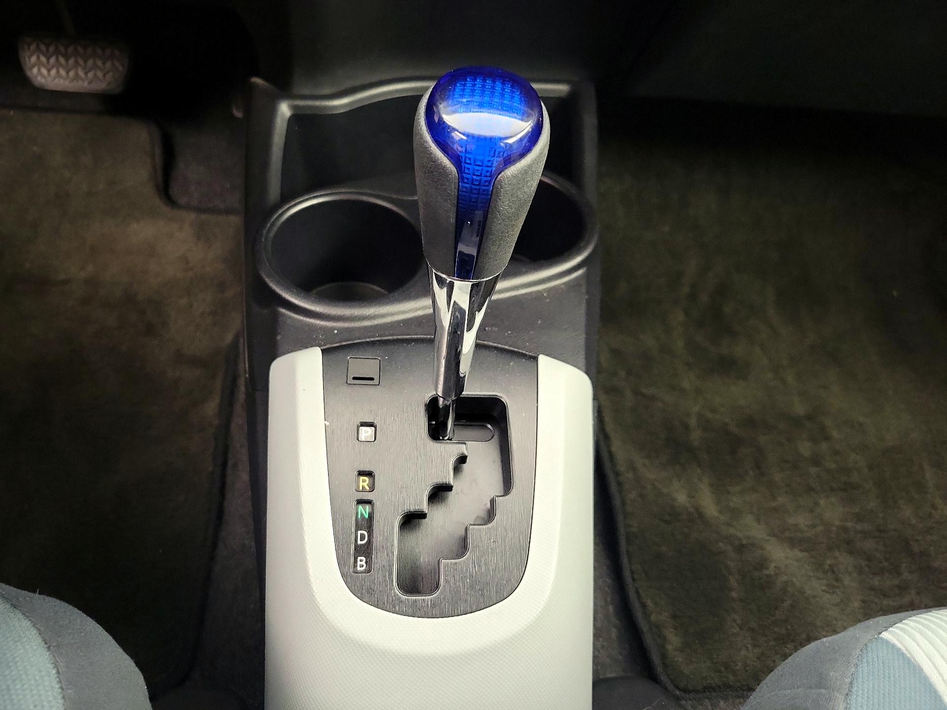 Thumbnail: 2014 Toyota Prius c - 16