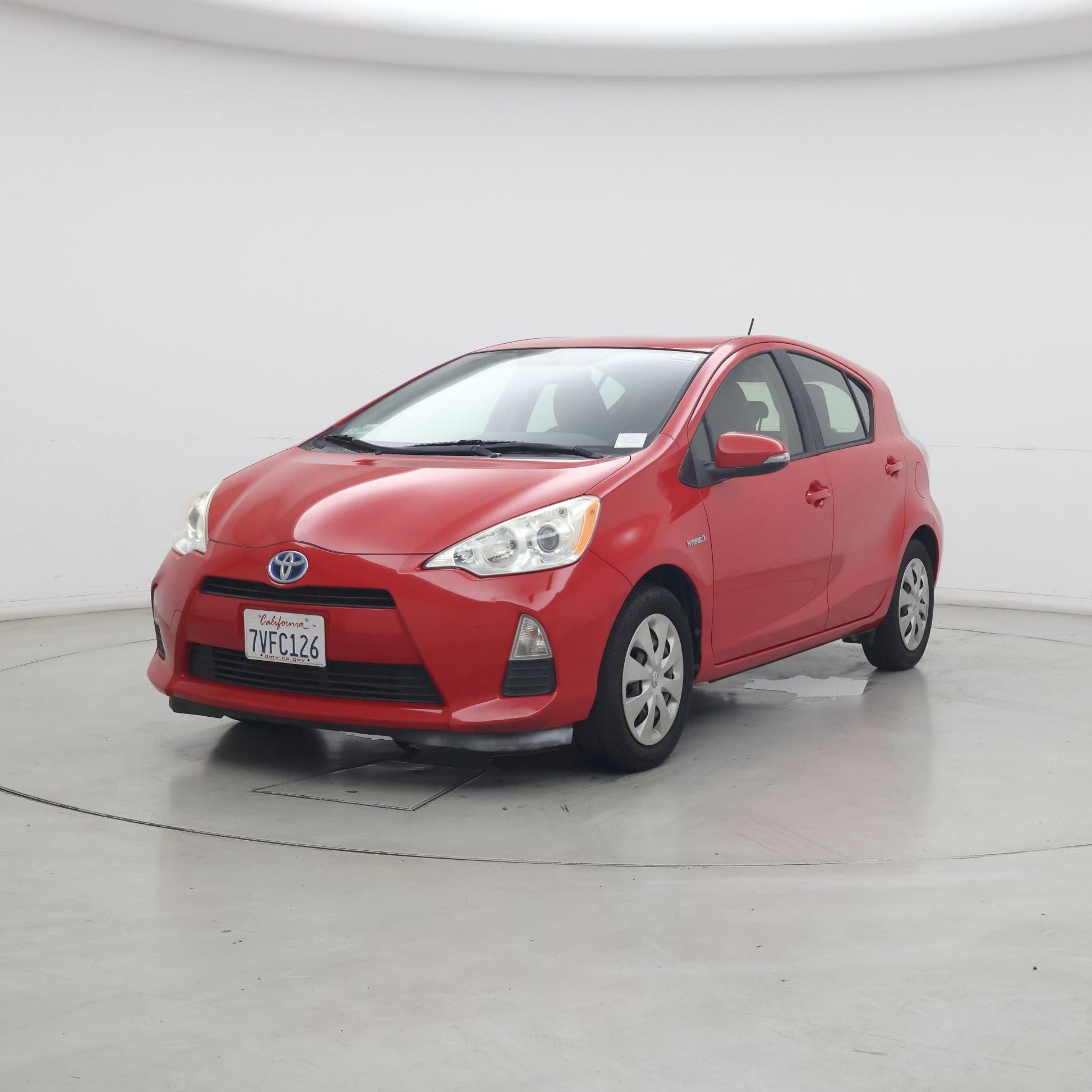 Thumbnail: 2014 Toyota Prius c - 4