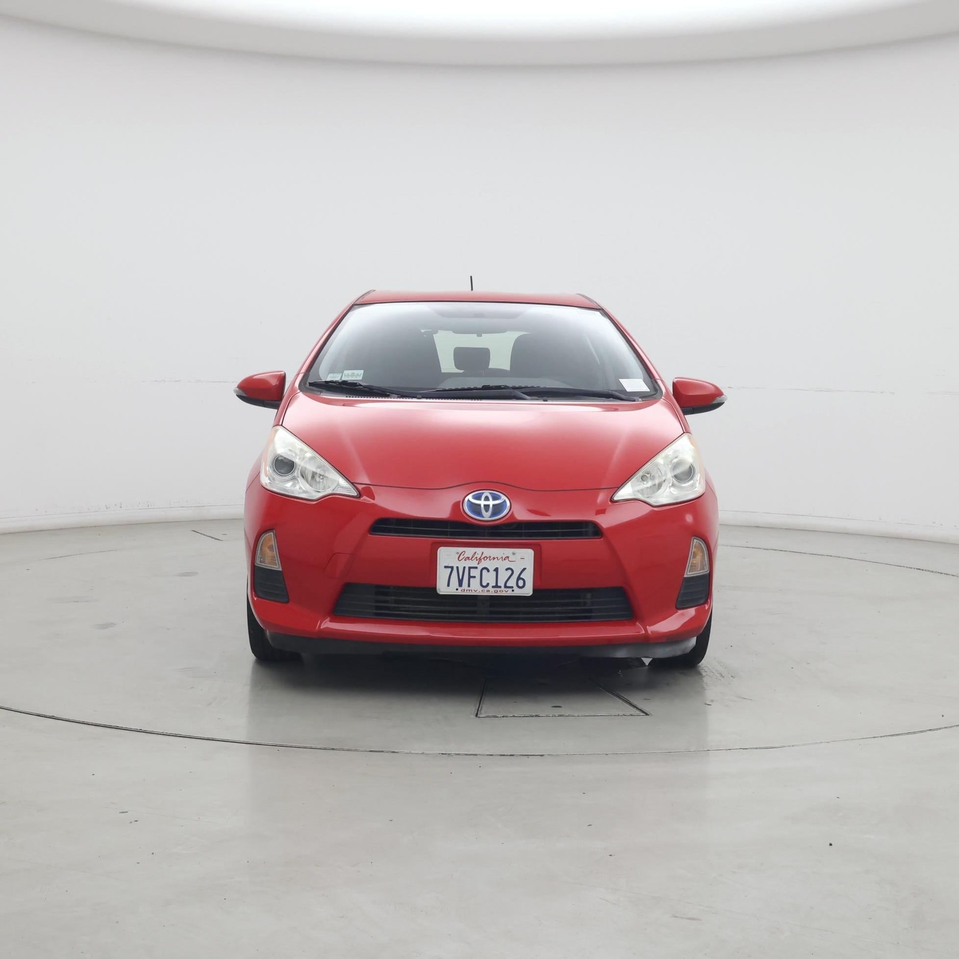Thumbnail: 2014 Toyota Prius c - 5