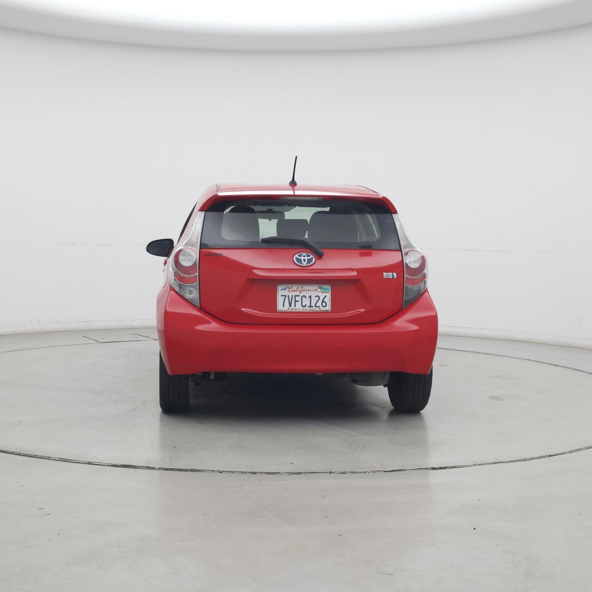 Thumbnail: 2014 Toyota Prius c - 6