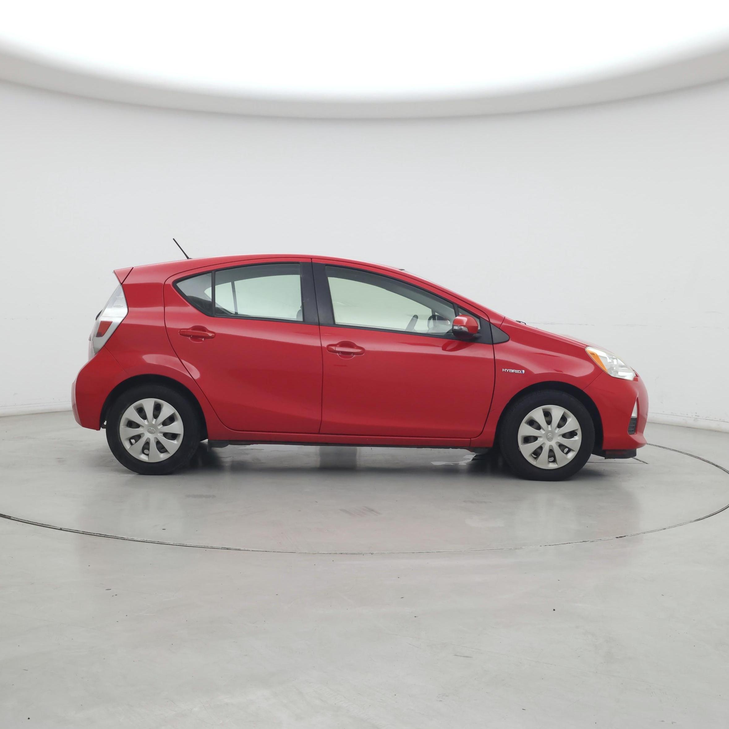 Thumbnail: 2014 Toyota Prius c - 7