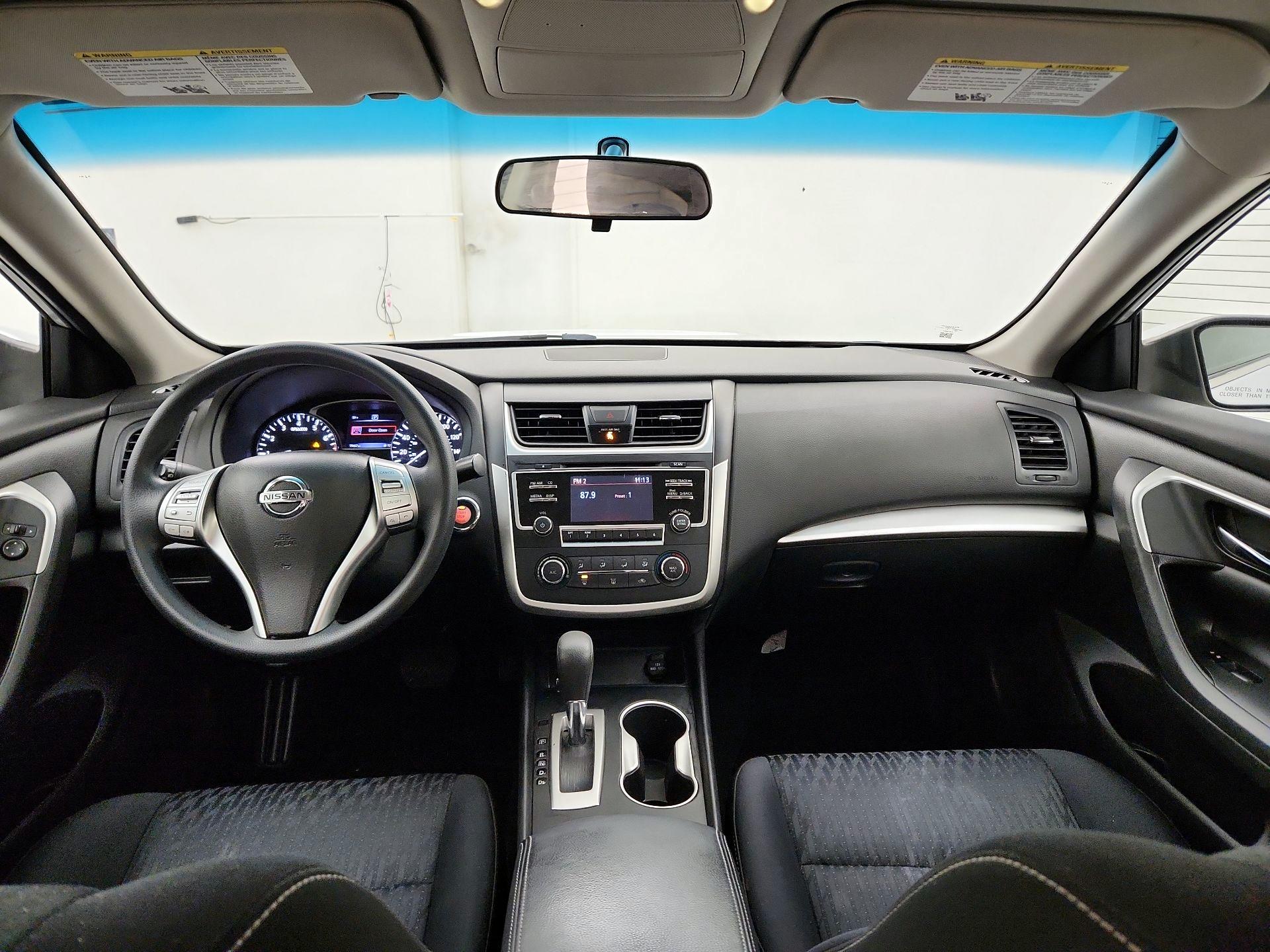 Thumbnail: 2017 Nissan Altima - 9