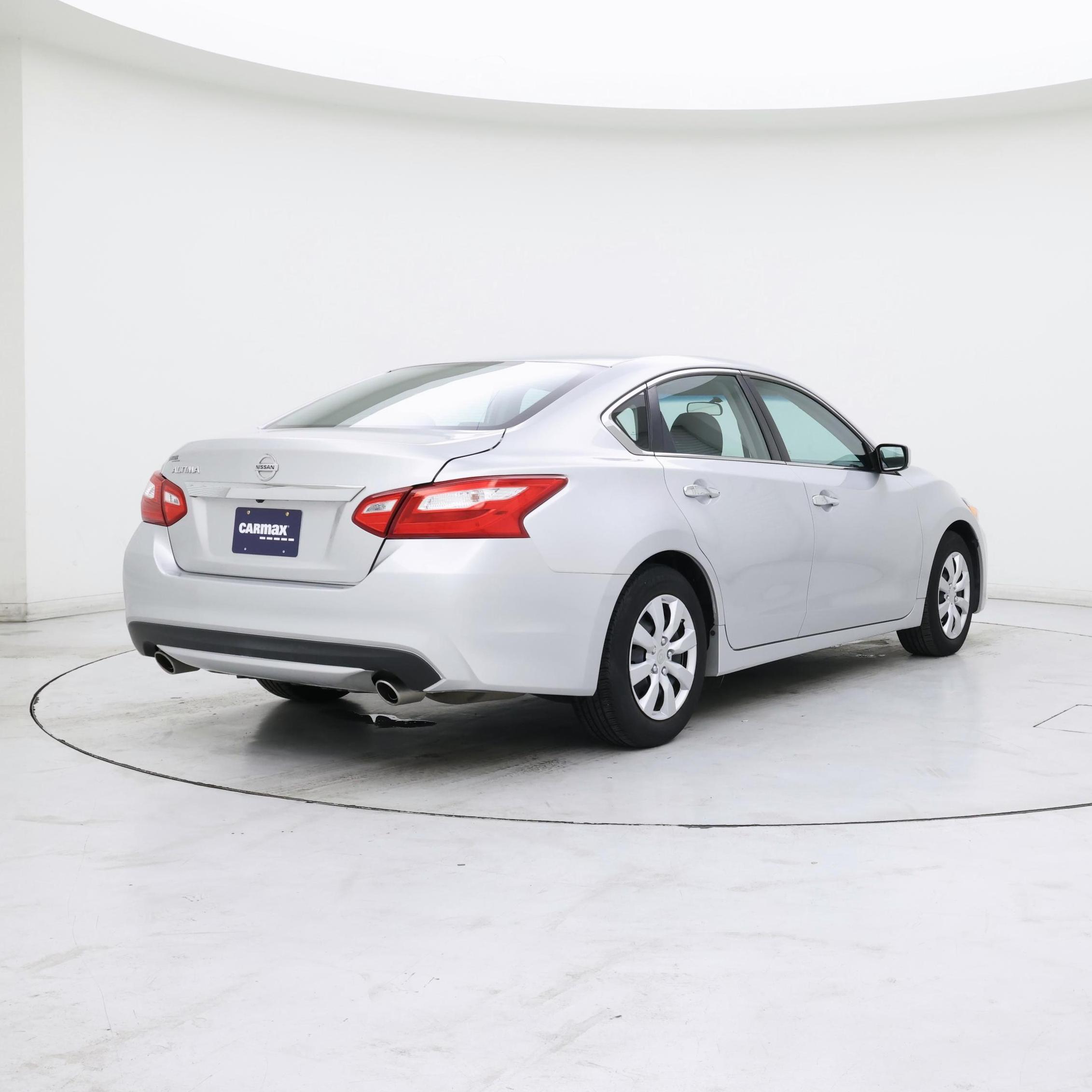 Thumbnail: 2017 Nissan Altima - 8