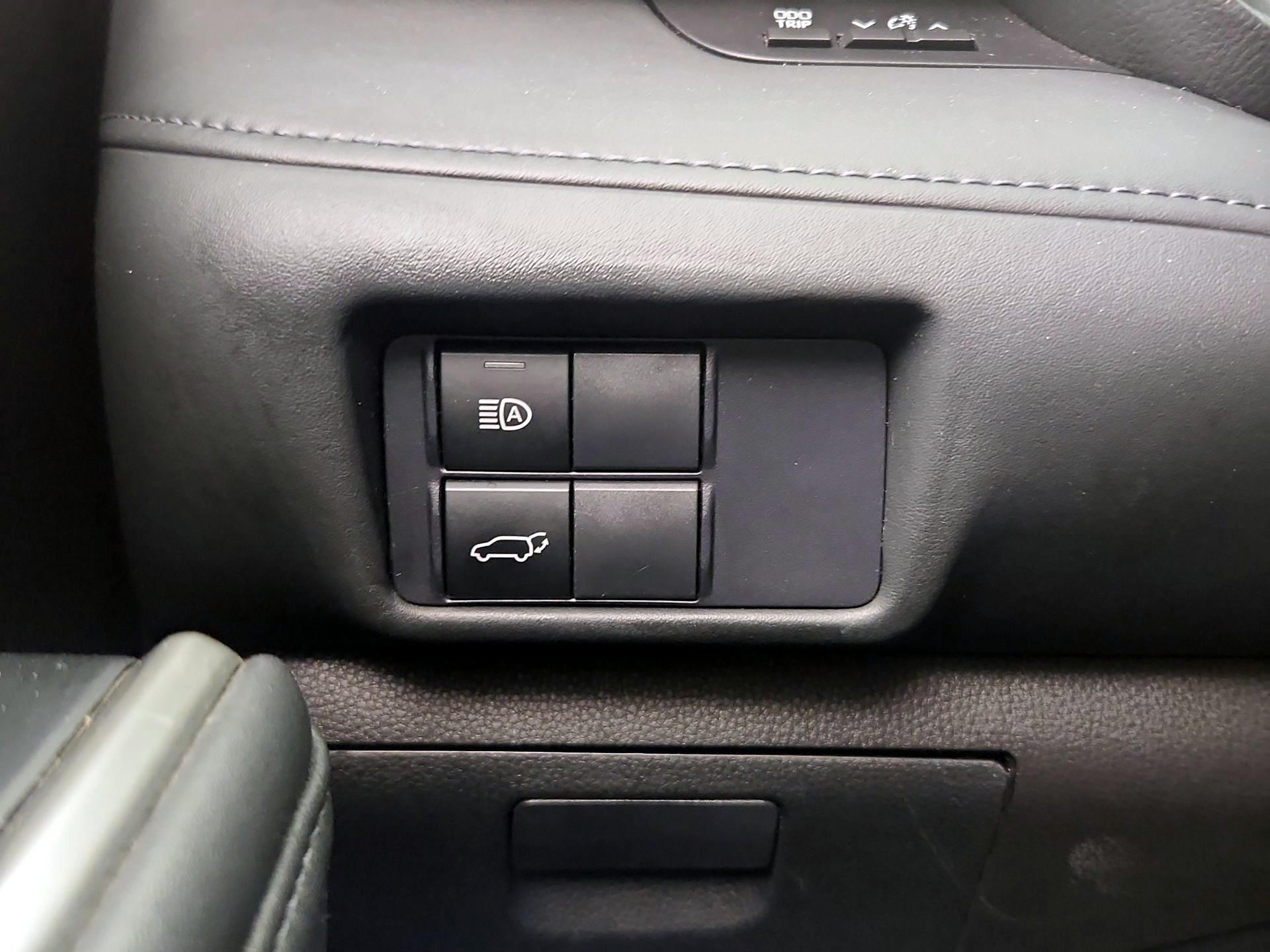 Thumbnail: 2021 Toyota Highlander - 13