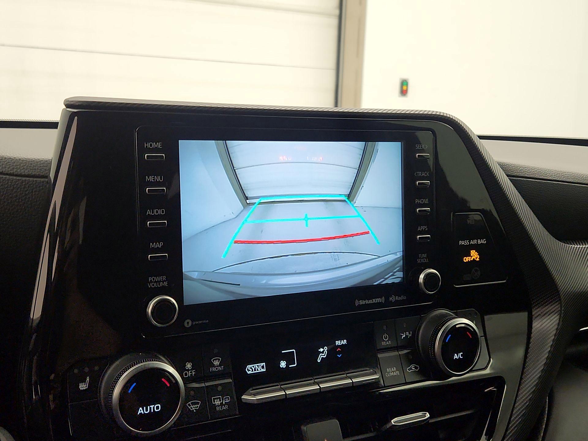Thumbnail: 2021 Toyota Highlander - 14