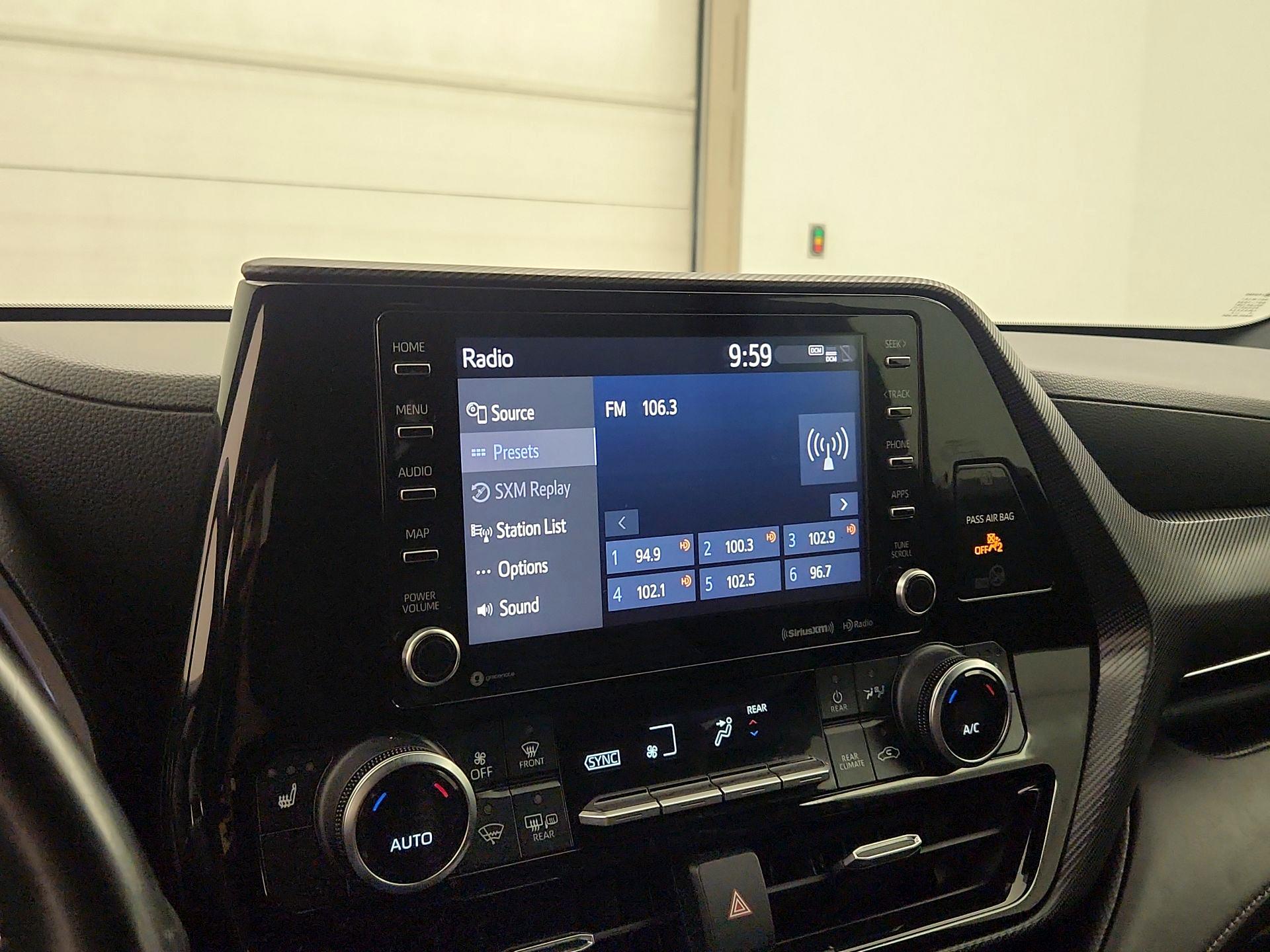 Thumbnail: 2021 Toyota Highlander - 15
