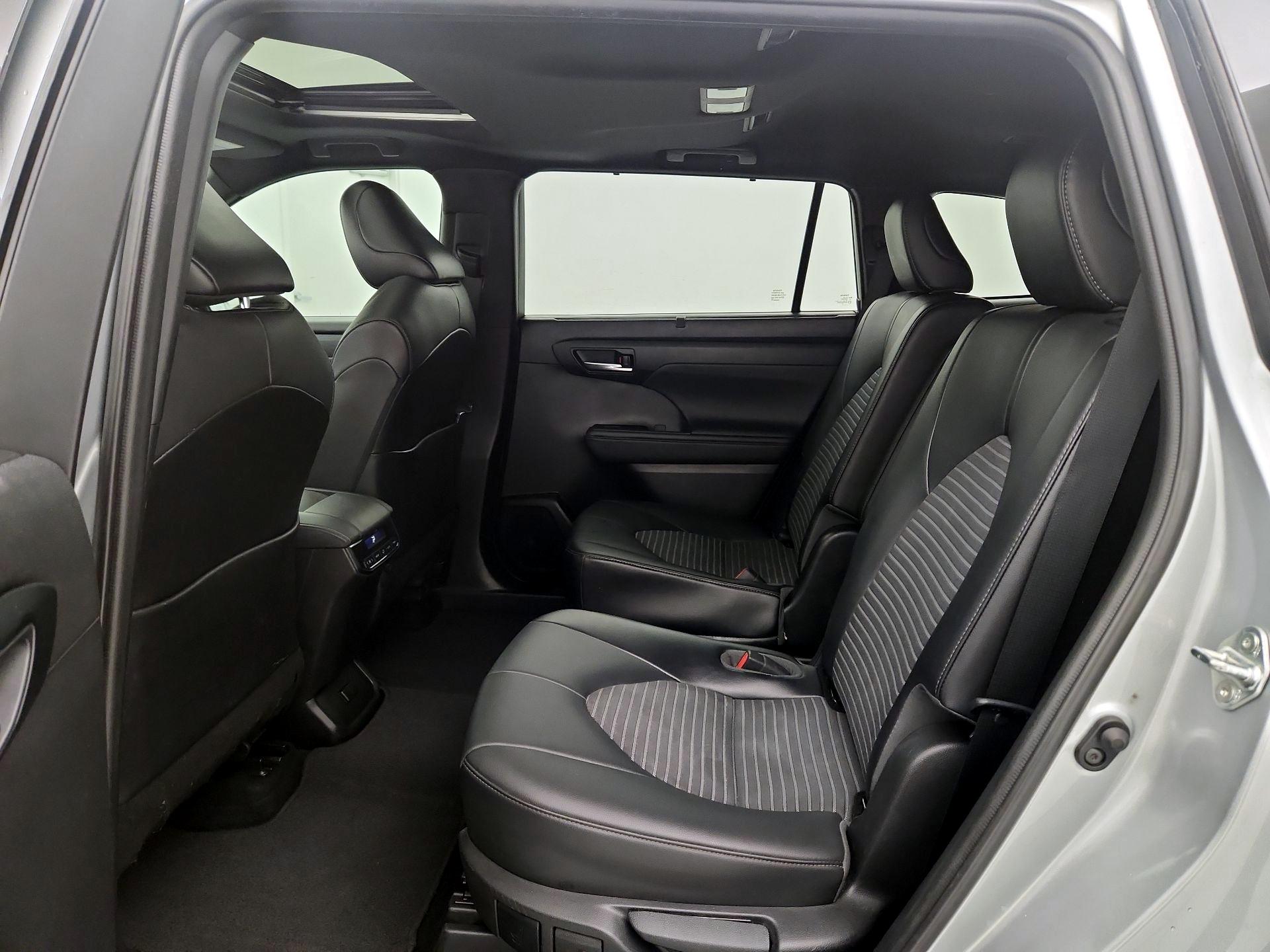 Thumbnail: 2021 Toyota Highlander - 20