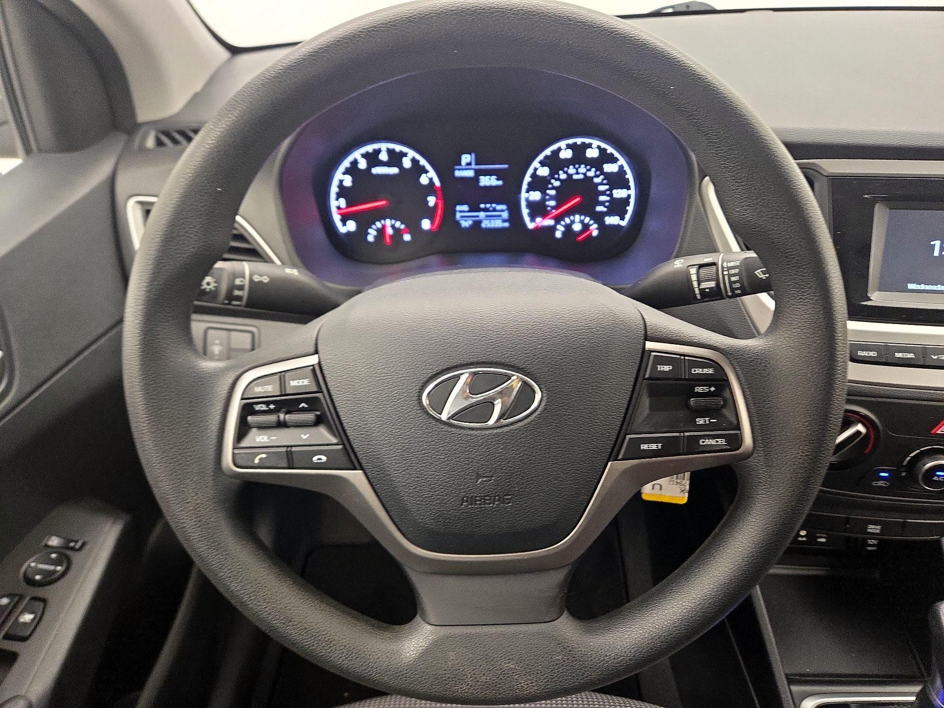 Thumbnail: 2022 Hyundai Accent - 10
