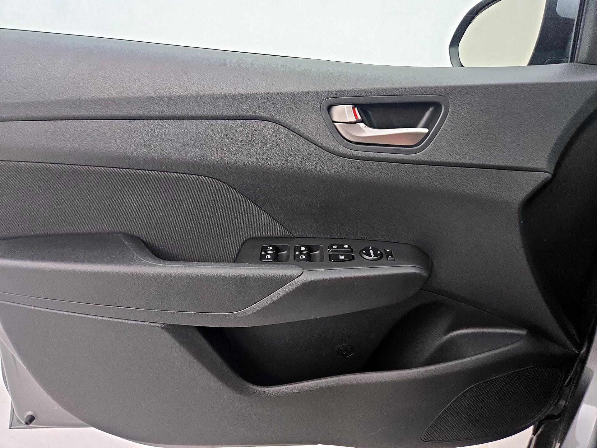 Thumbnail: 2022 Hyundai Accent - 12