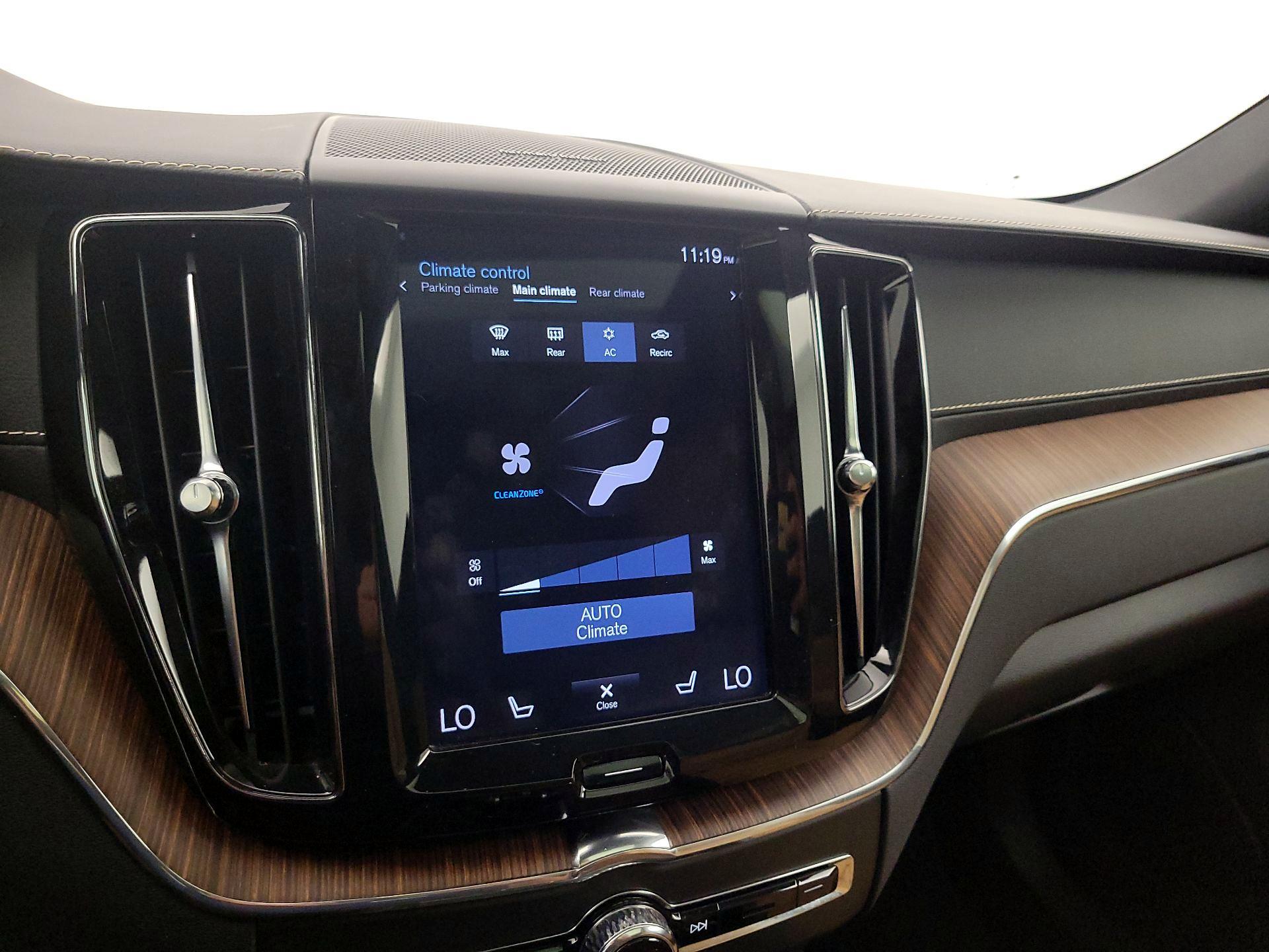 Thumbnail: 2019 Volvo XC60 - 15