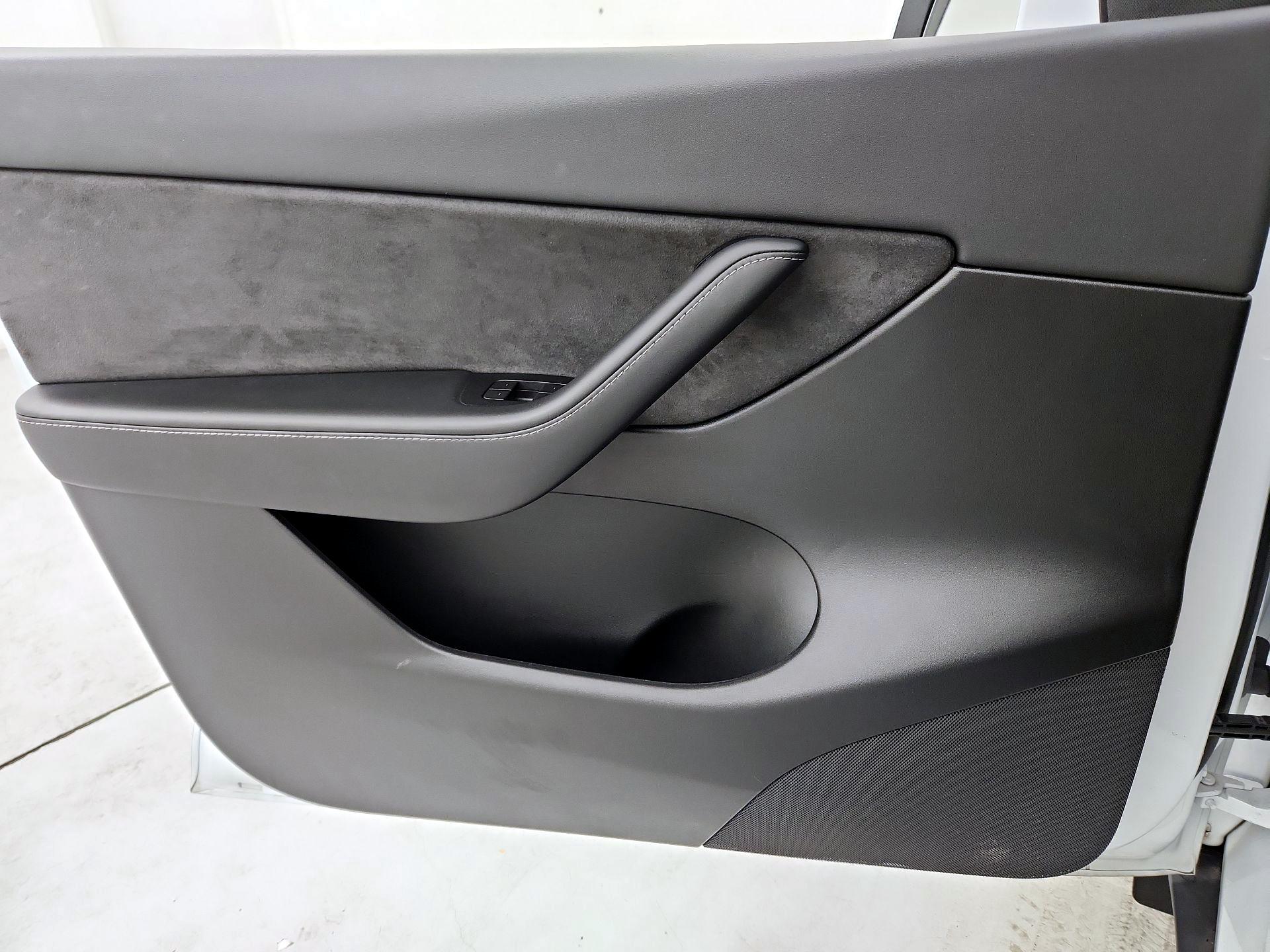 Thumbnail: 2022 Tesla Model Y - 12