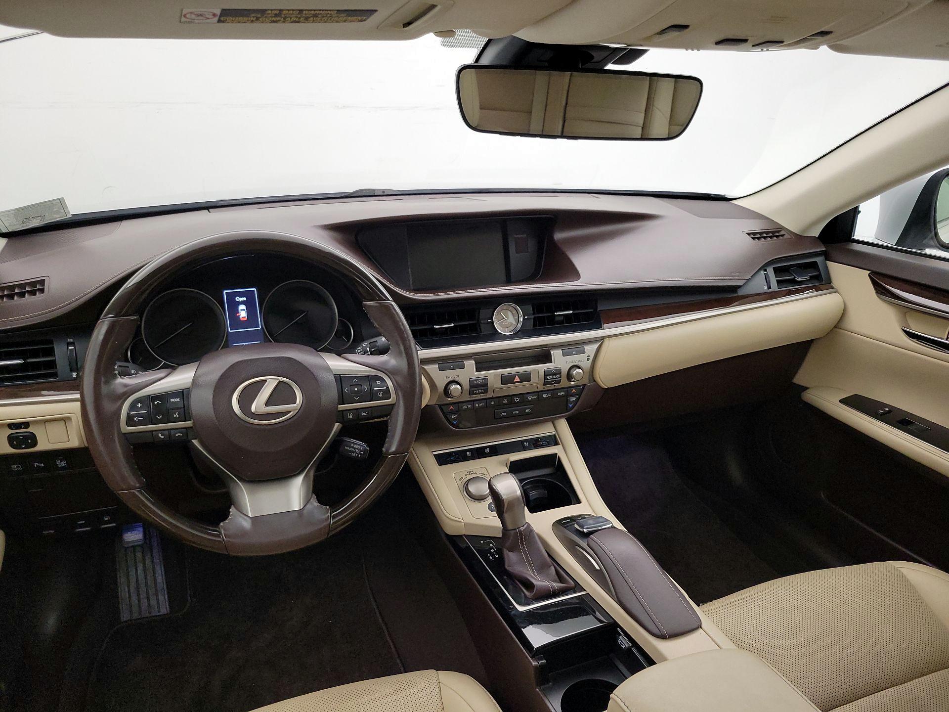 Thumbnail: 2016 Lexus ES - 9