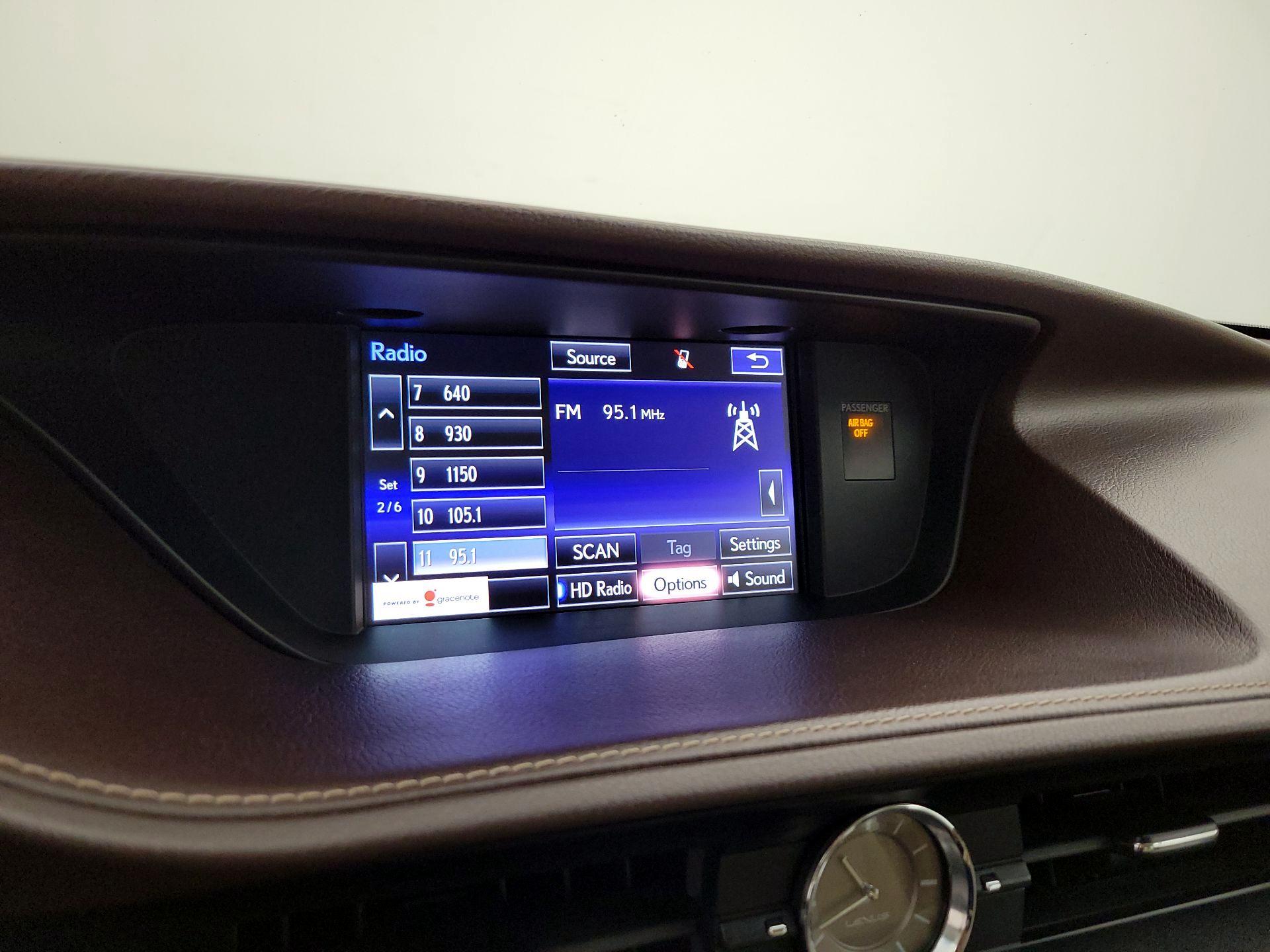 Thumbnail: 2016 Lexus ES - 16