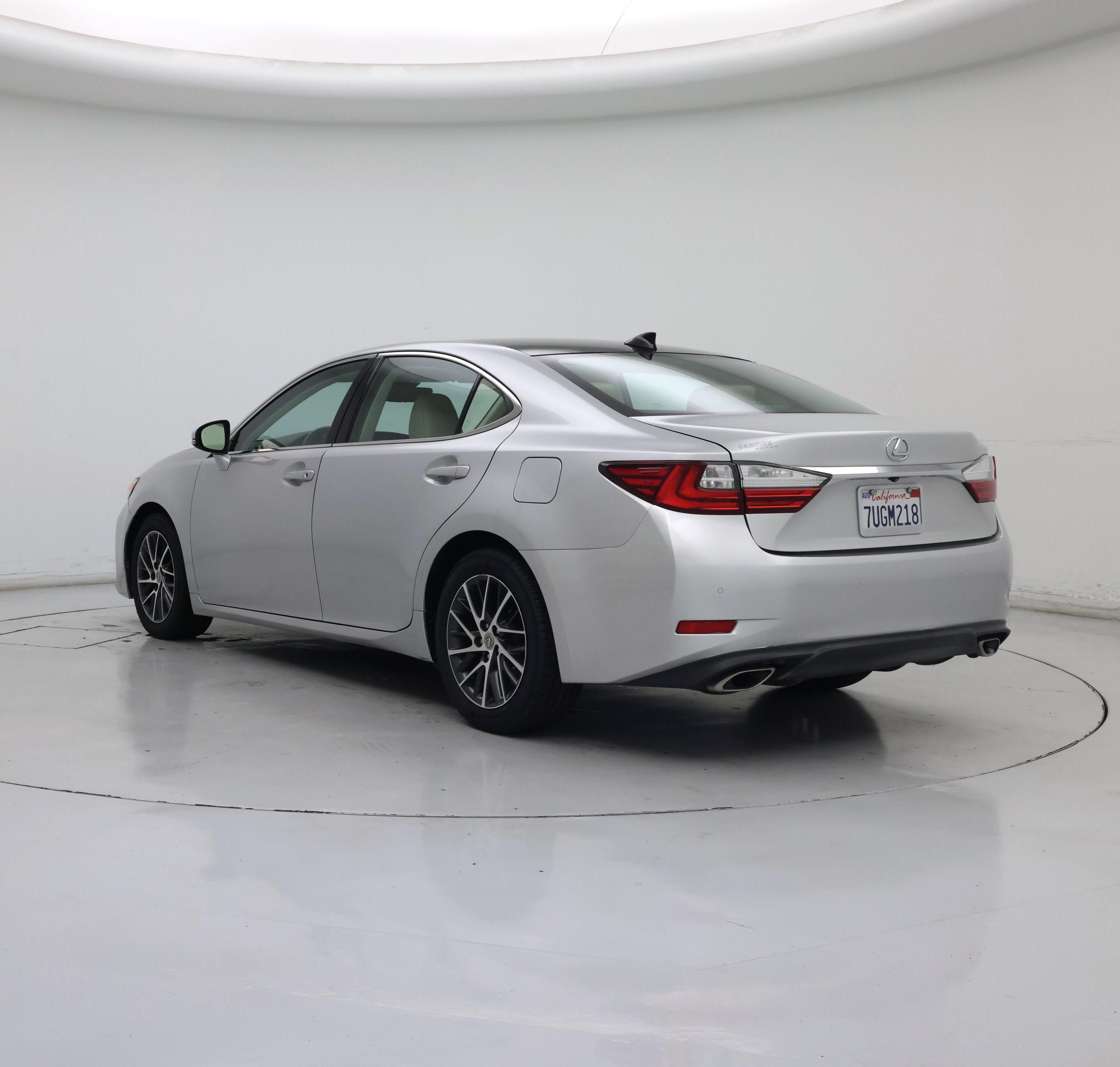 Thumbnail: 2016 Lexus ES - 2