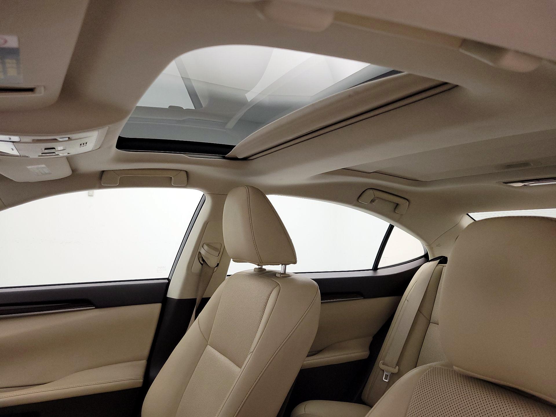 Thumbnail: 2016 Lexus ES - 19