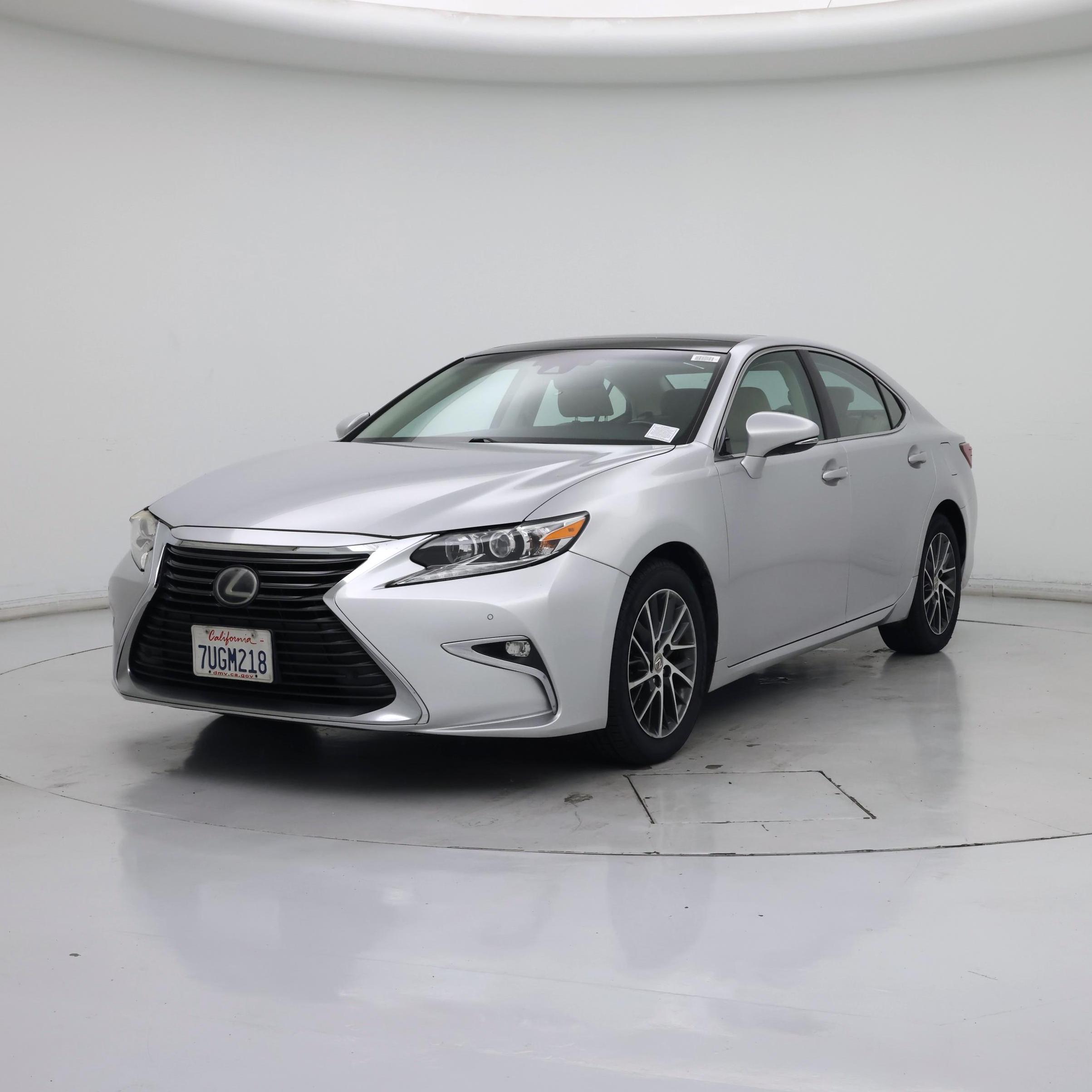 Thumbnail: 2016 Lexus ES - 4