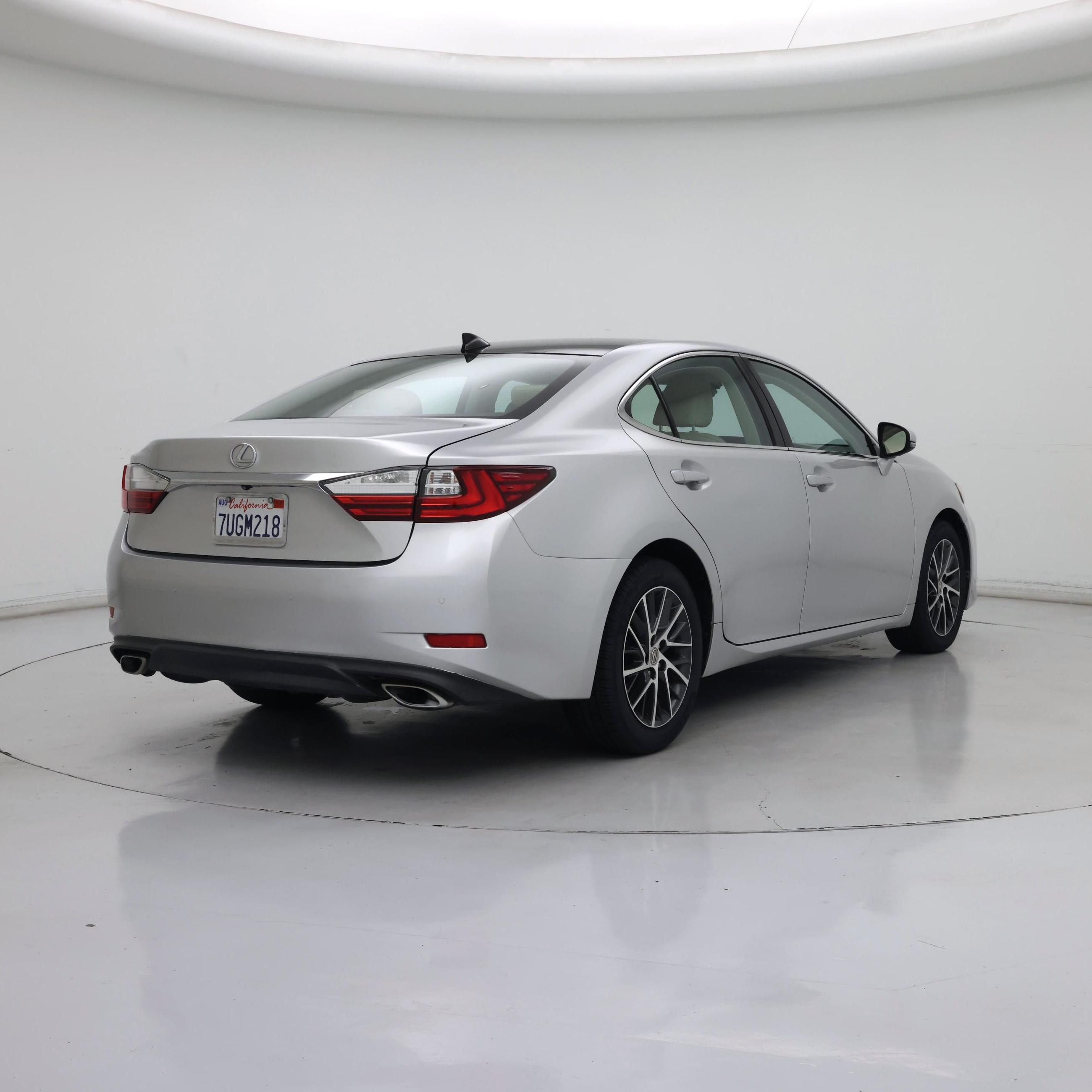 Thumbnail: 2016 Lexus ES - 8