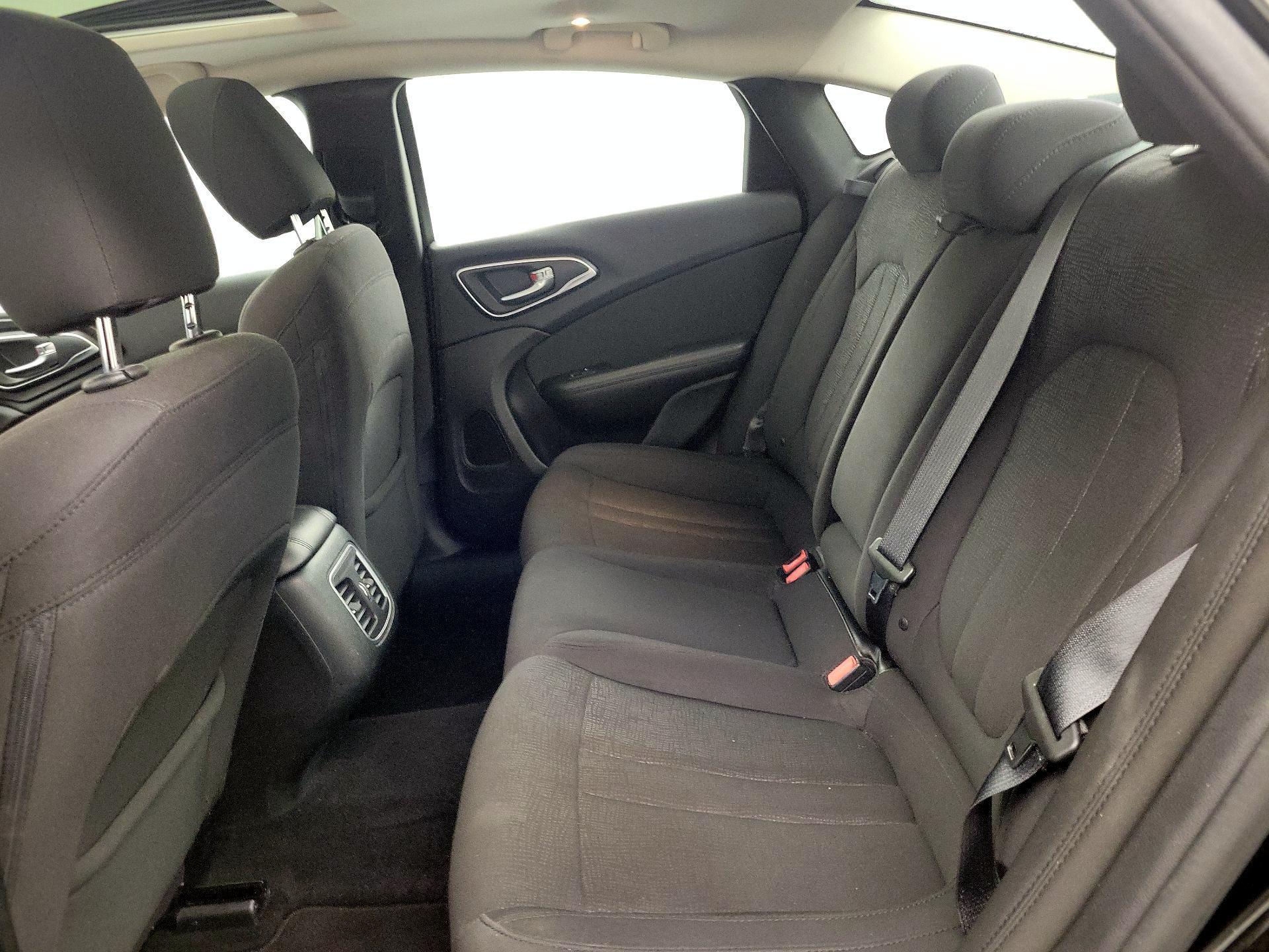 Thumbnail: 2015 Chrysler 200 - 19