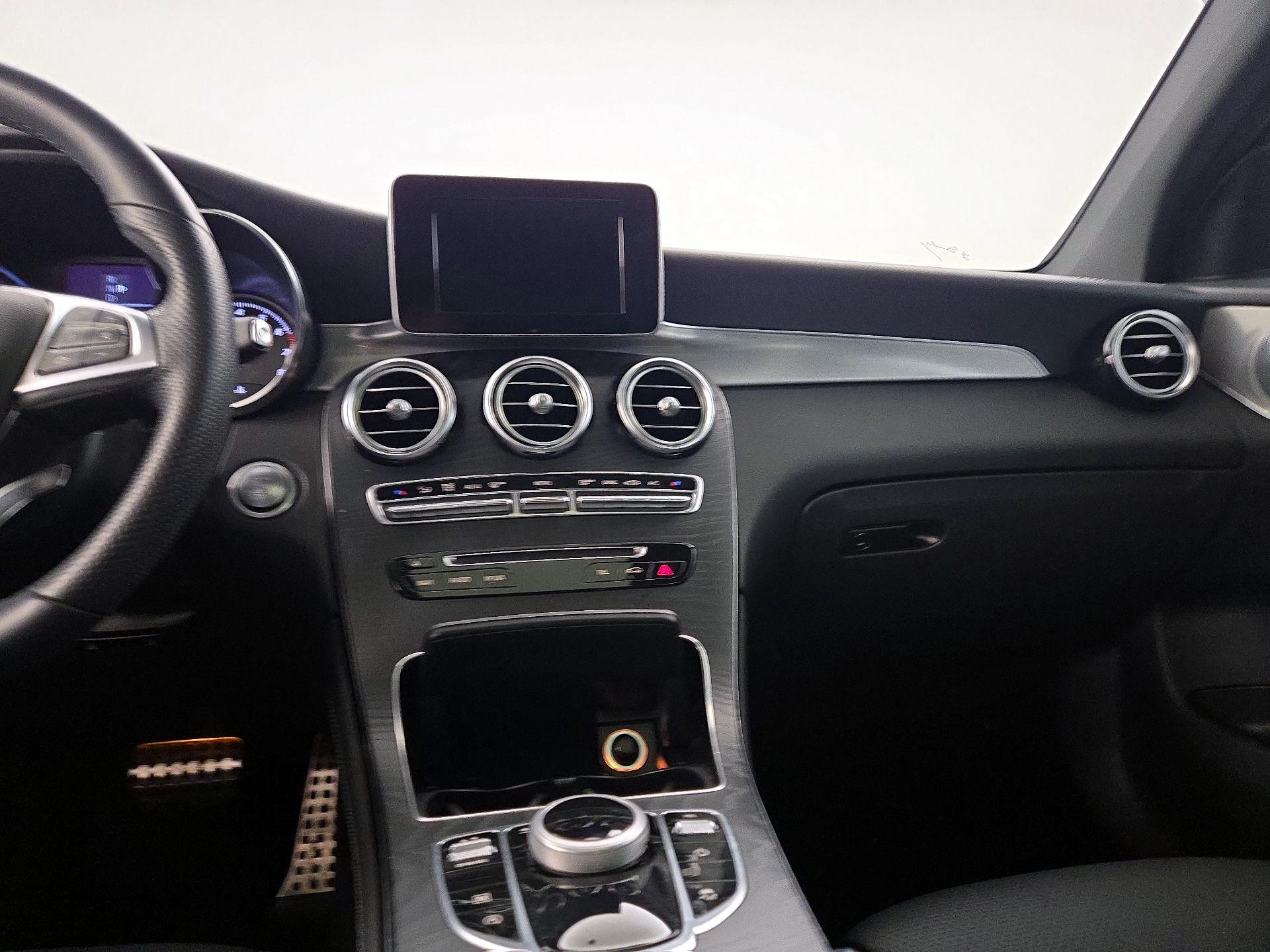 Thumbnail: 2019 Mercedes-Benz GLC - 9