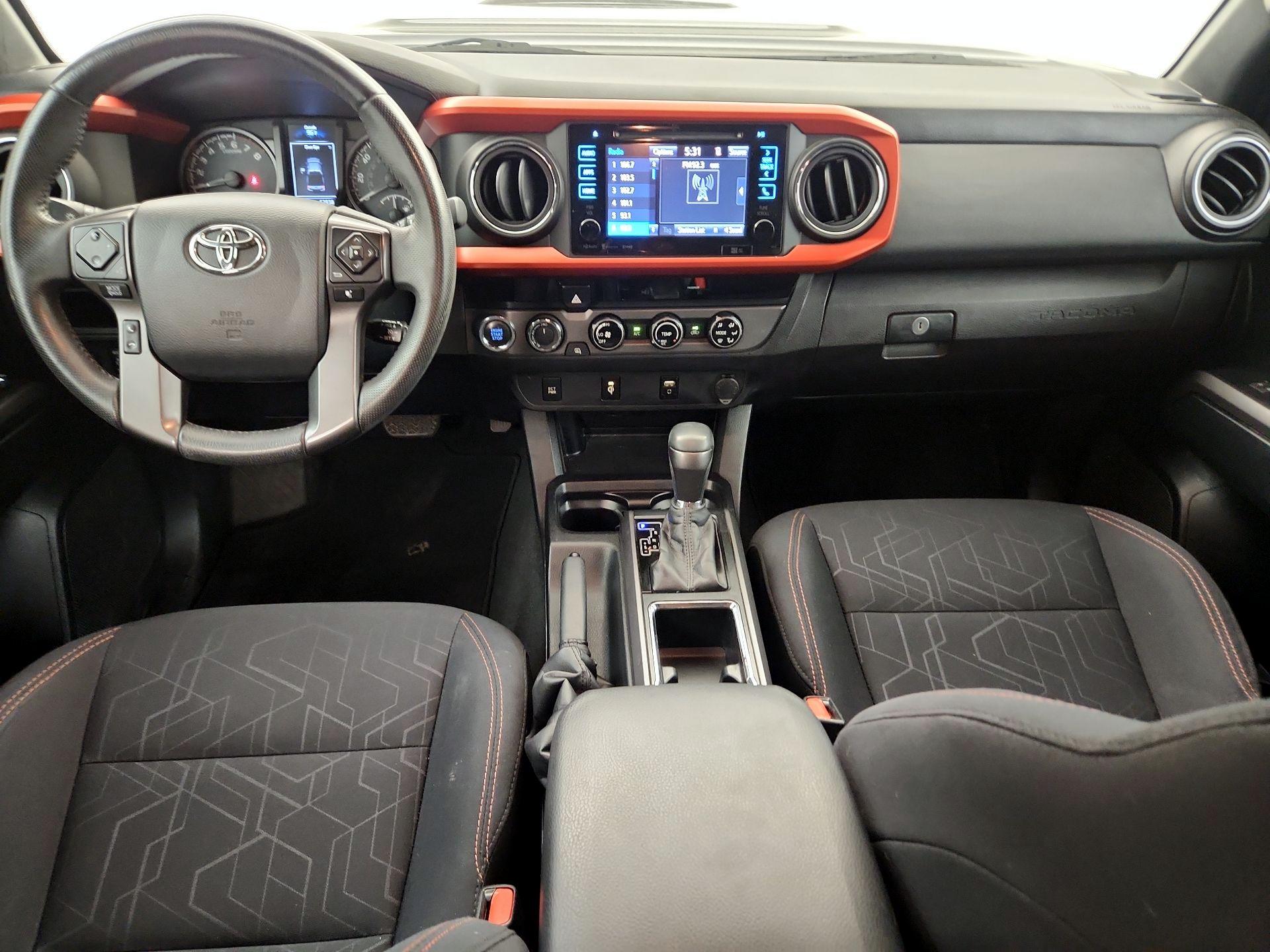 Thumbnail: 2017 Toyota Tacoma - 9