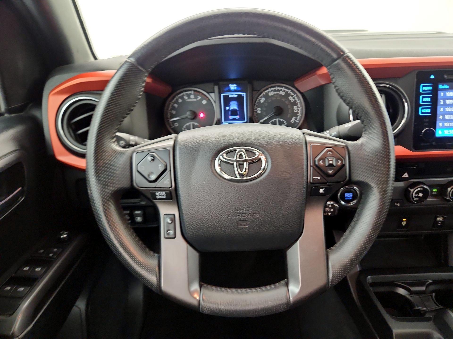 Thumbnail: 2017 Toyota Tacoma - 10